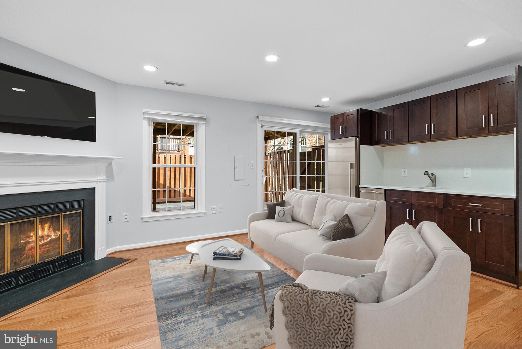 GROSVENOR PARK TOWNHOME CONDOMINIUMS - Residential