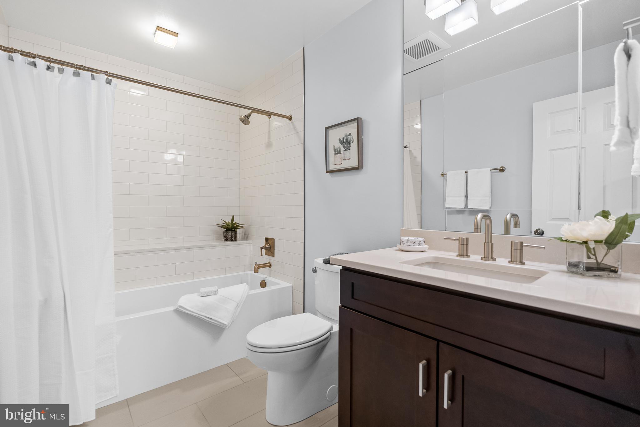 GROSVENOR PARK TOWNHOME CONDOMINIUMS - Residential