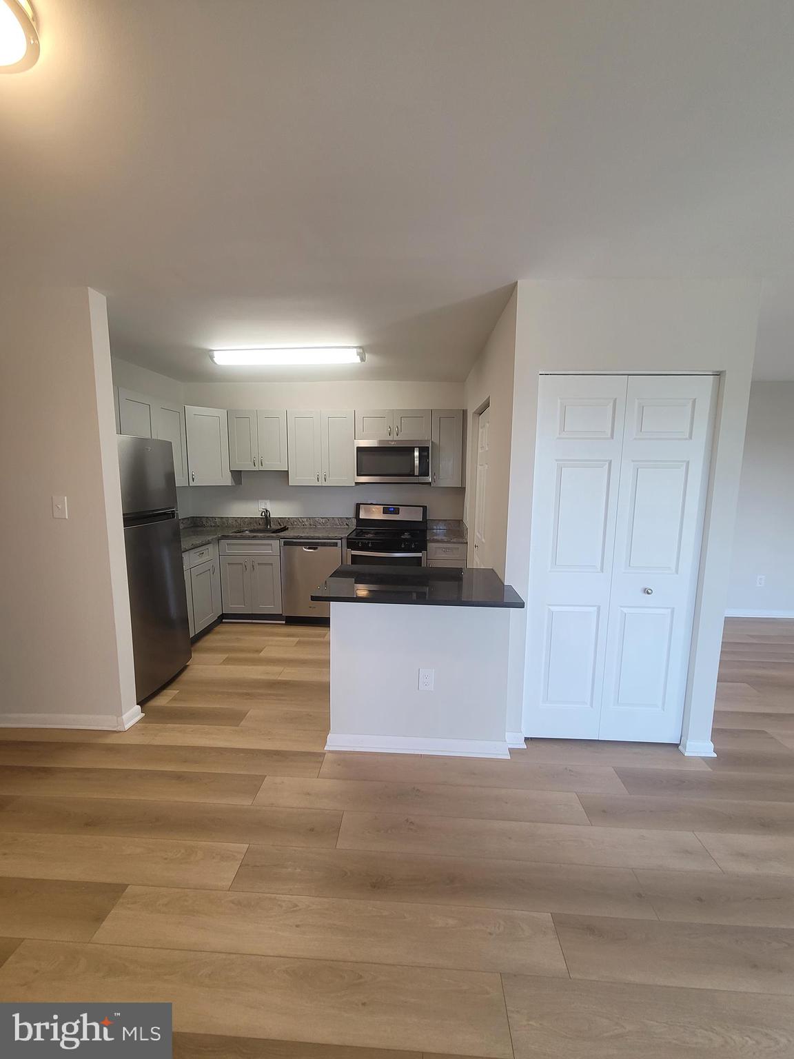 HUNTCREST CONDOMINIUM - Residential