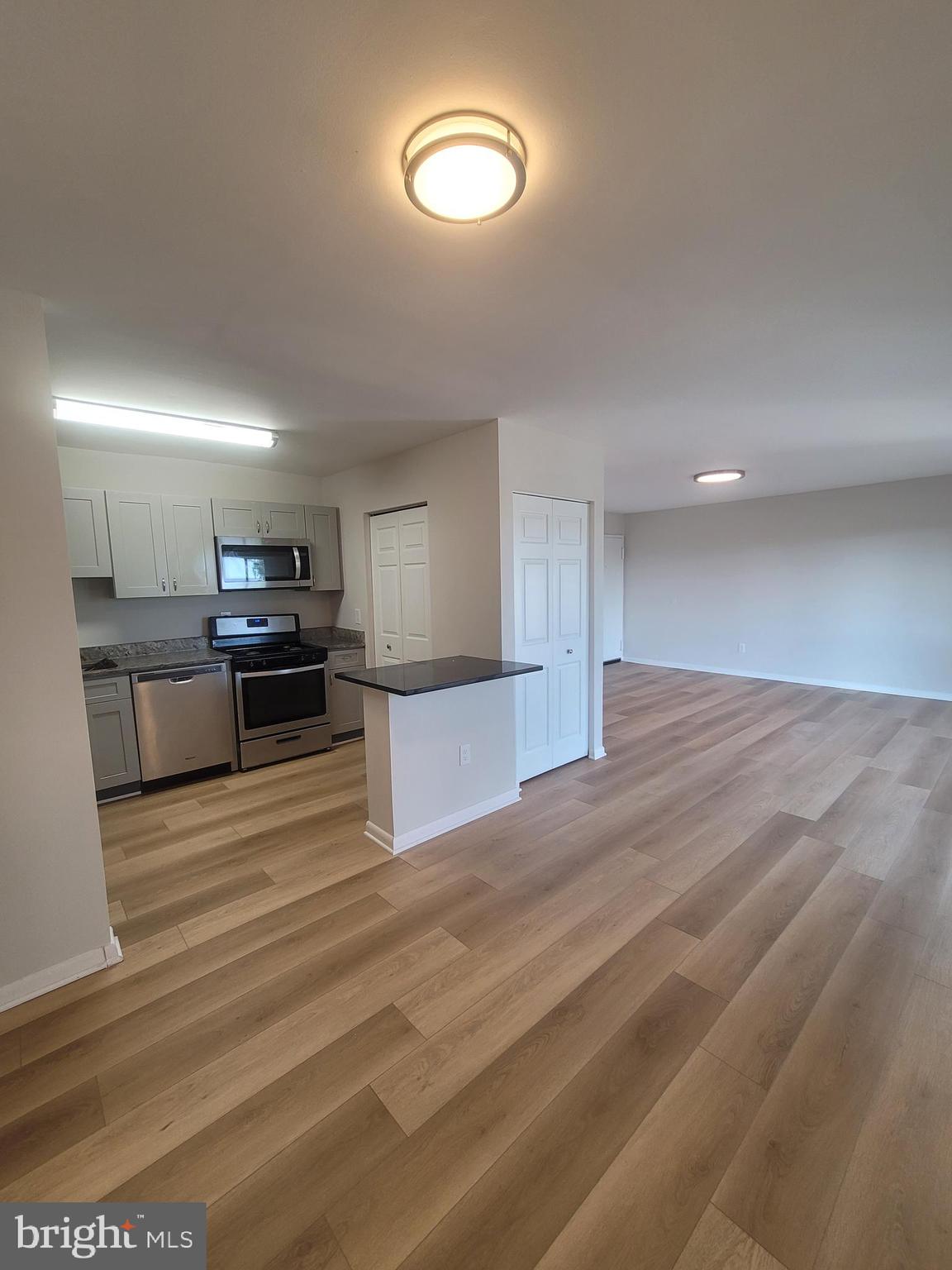 HUNTCREST CONDOMINIUM - Residential