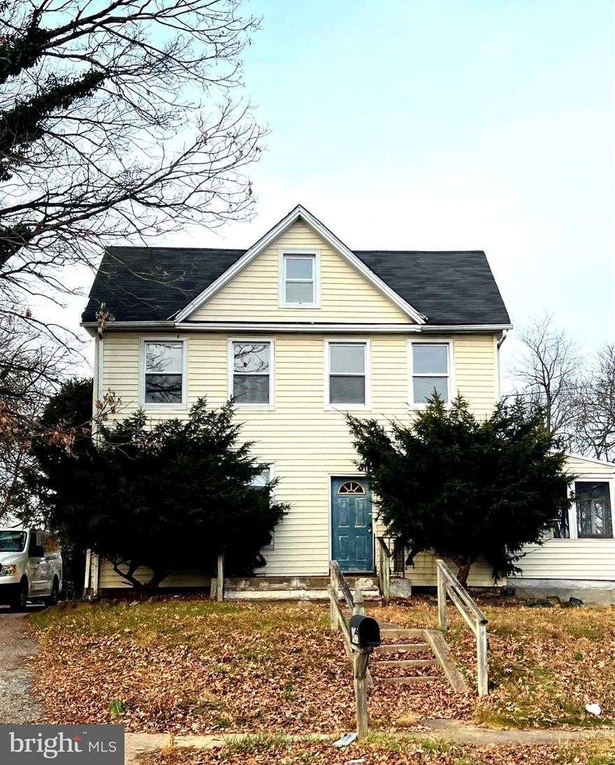 OFFER DEADLINE - All Best & Final Offers are Due by 1:00pm on Monday, 12/19.
Estate Sale. Sold As-Is. Great investor opportunity to rehab a home with 2 apartments in Pikesville with driveway.  First floor apartment has 3 beds / 2 baths, and the second floor apartment has 1 bed / 1 bath. Close to the metro station, beltway, shopping and restaurants.  ( Electric/Gas & Water are turned off). Schedule your tour today!