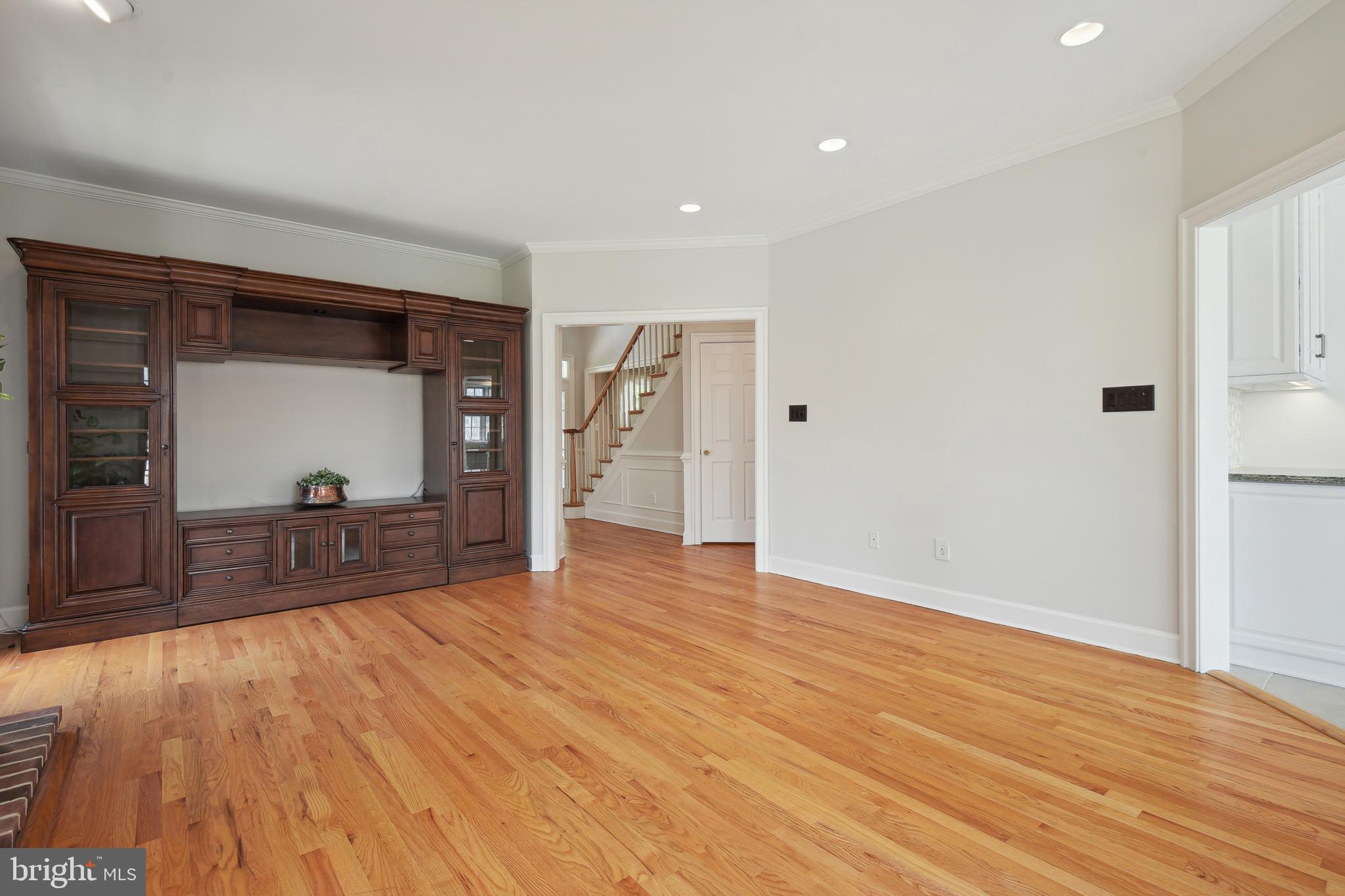 KENTLANDS - Residential