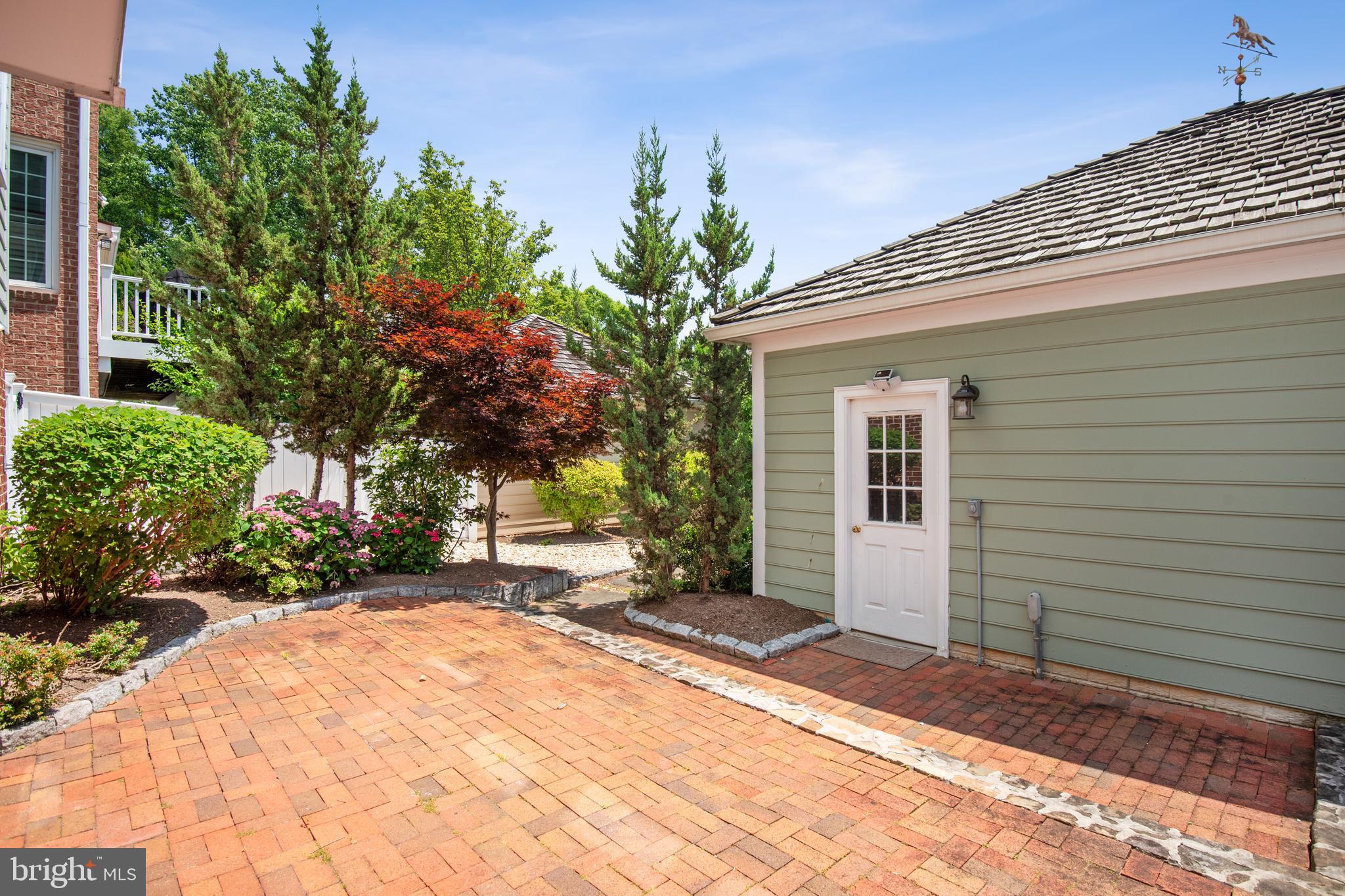 KENTLANDS - Residential