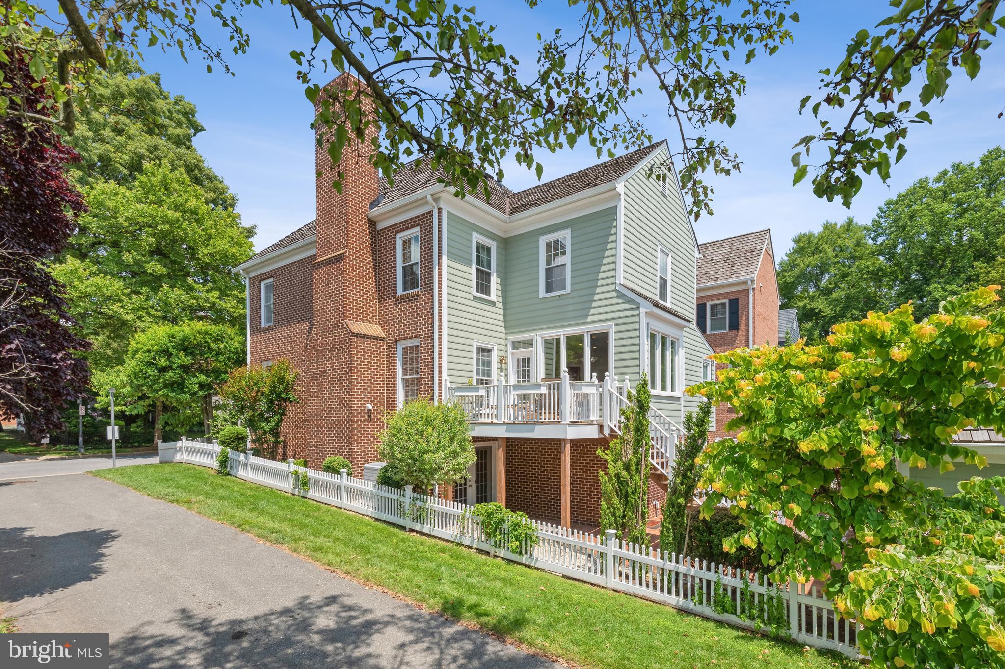 KENTLANDS - Residential