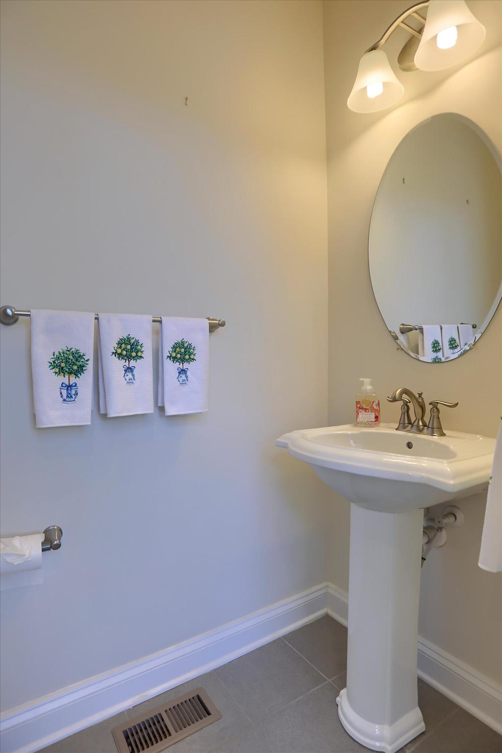 STONELEIGH SUMMIT - Residential