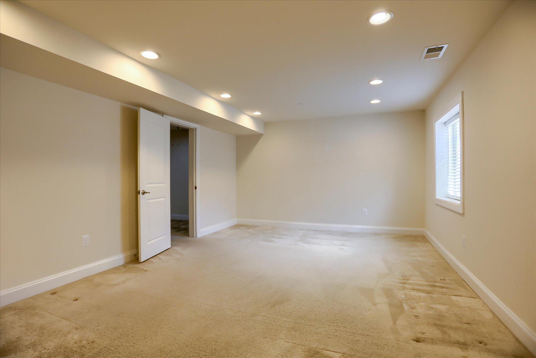 STONELEIGH SUMMIT - Residential