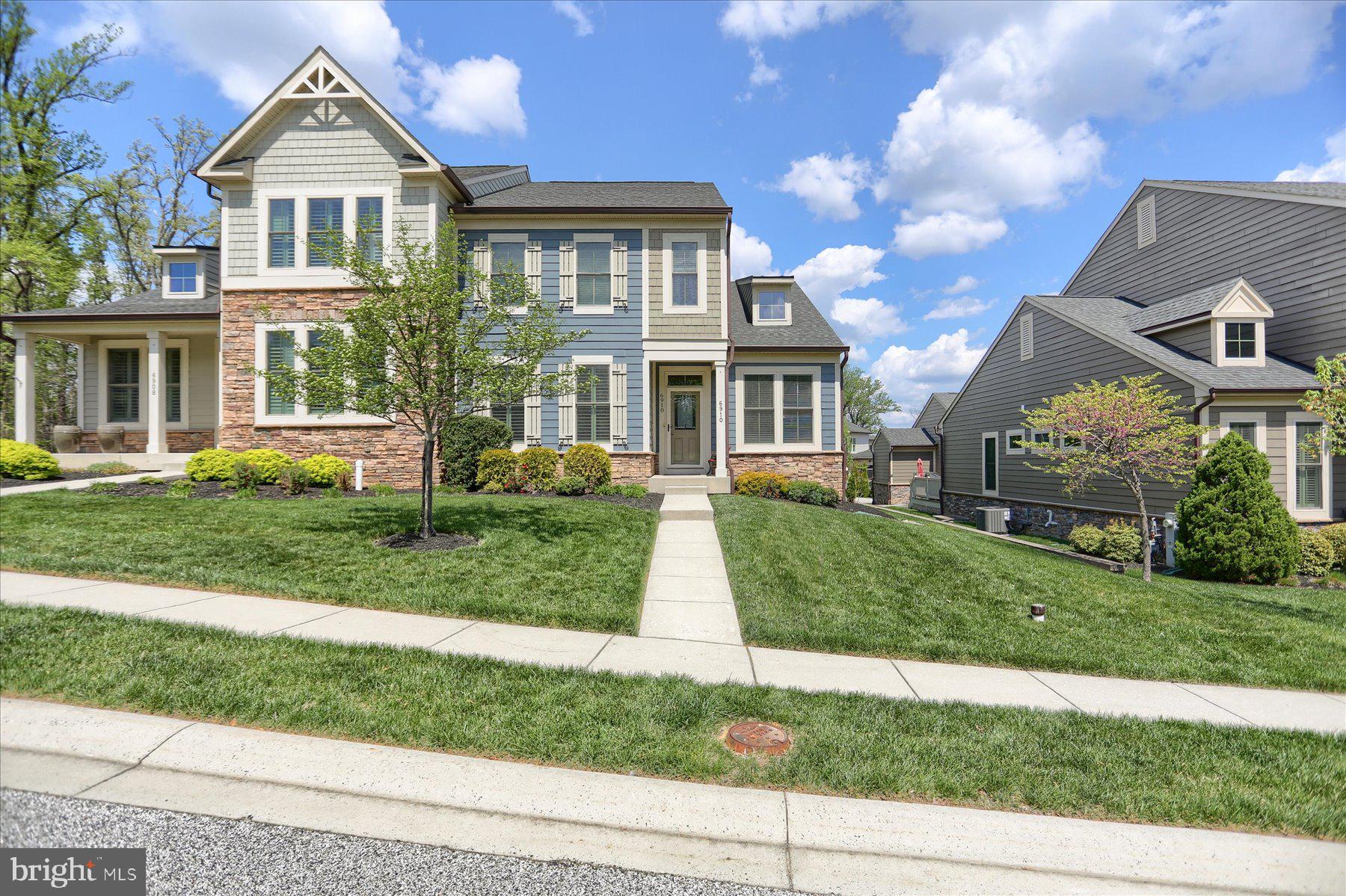 STONELEIGH SUMMIT - Residential