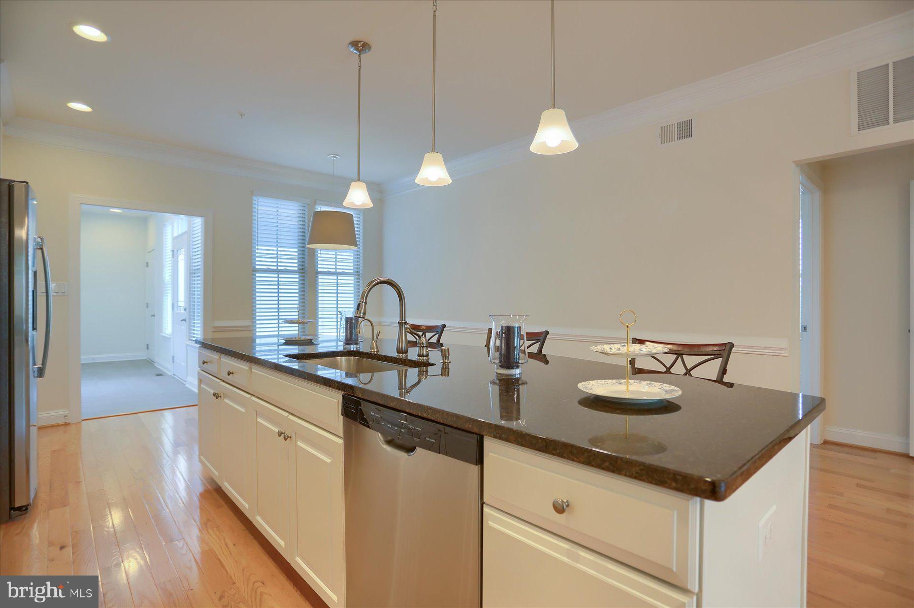 STONELEIGH SUMMIT - Residential