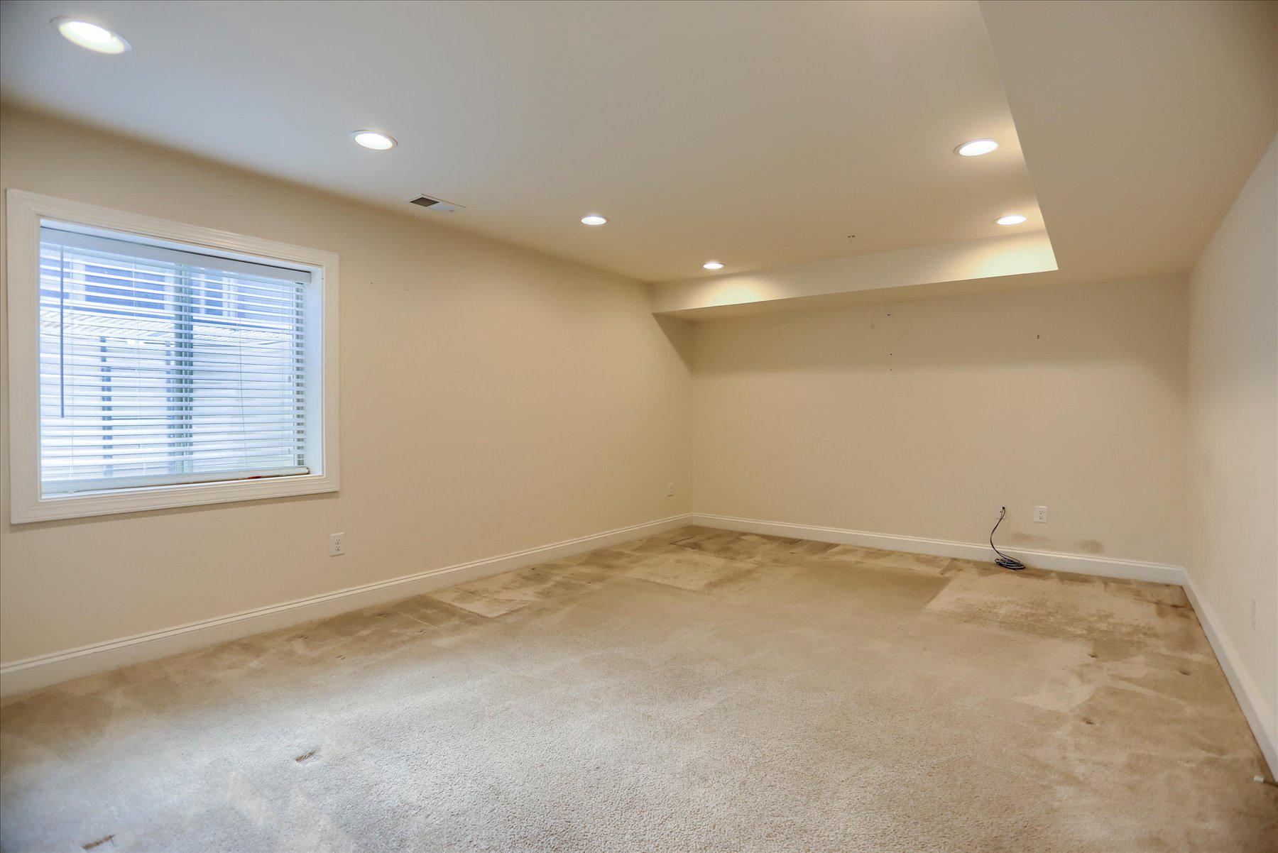 STONELEIGH SUMMIT - Residential