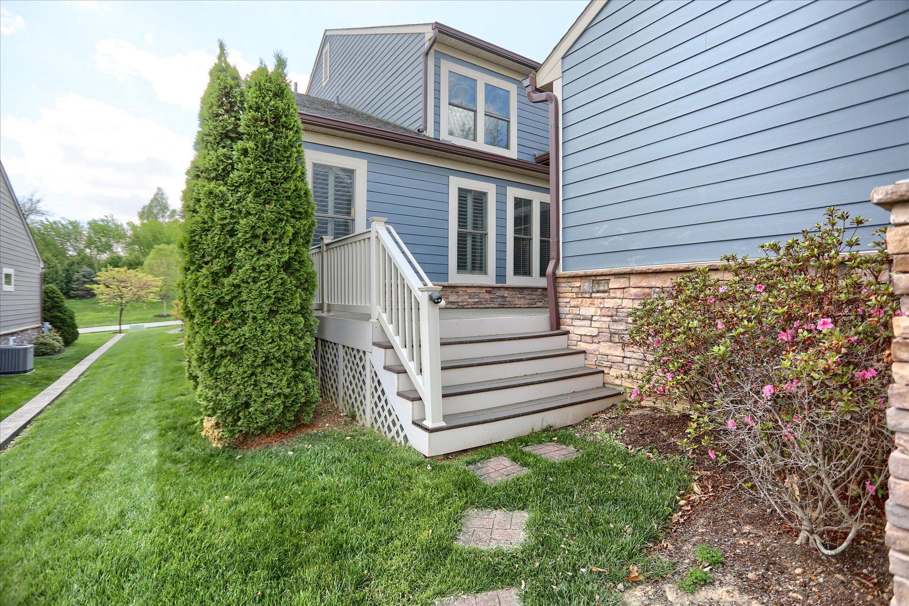 STONELEIGH SUMMIT - Residential