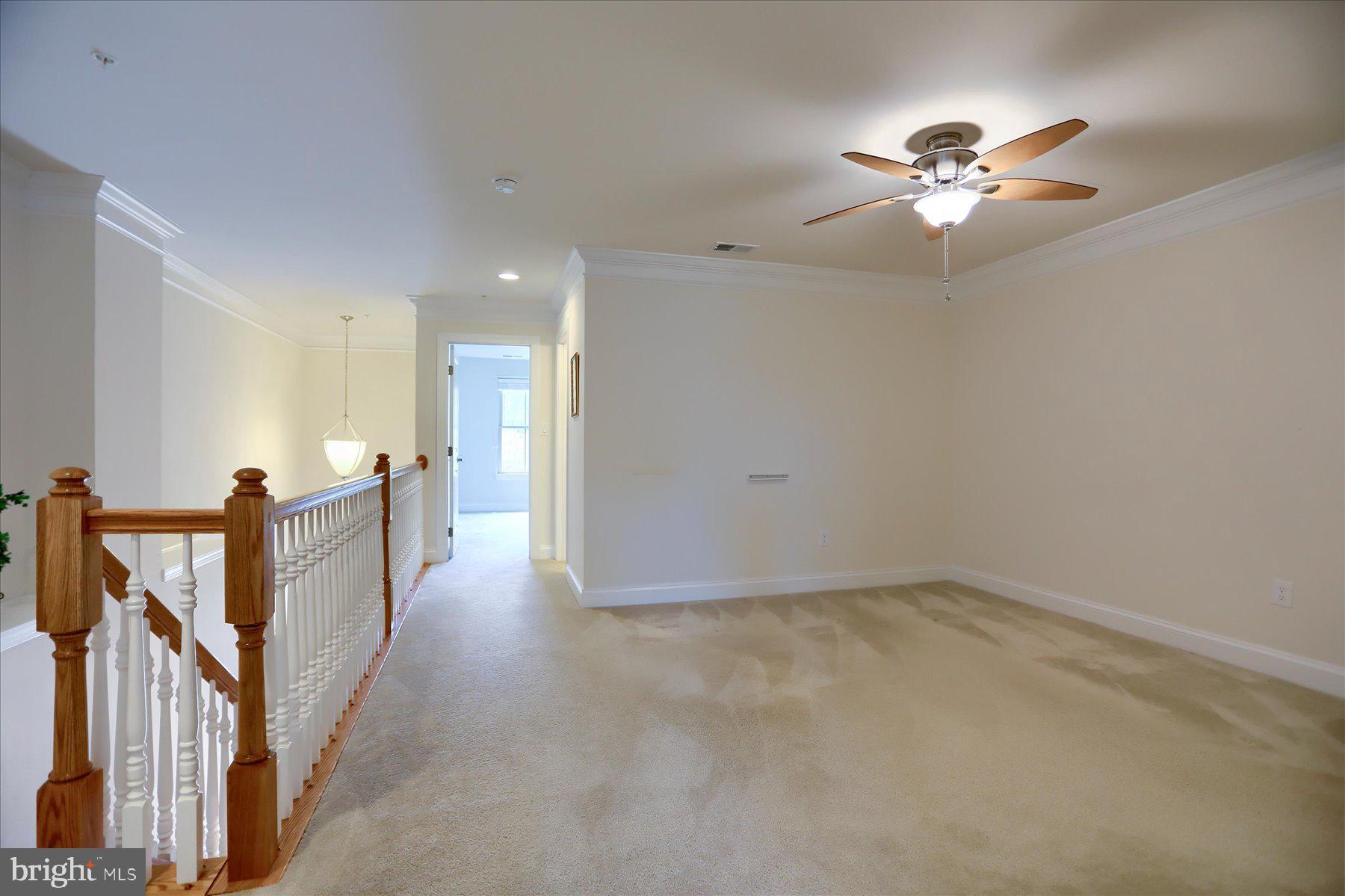 STONELEIGH SUMMIT - Residential