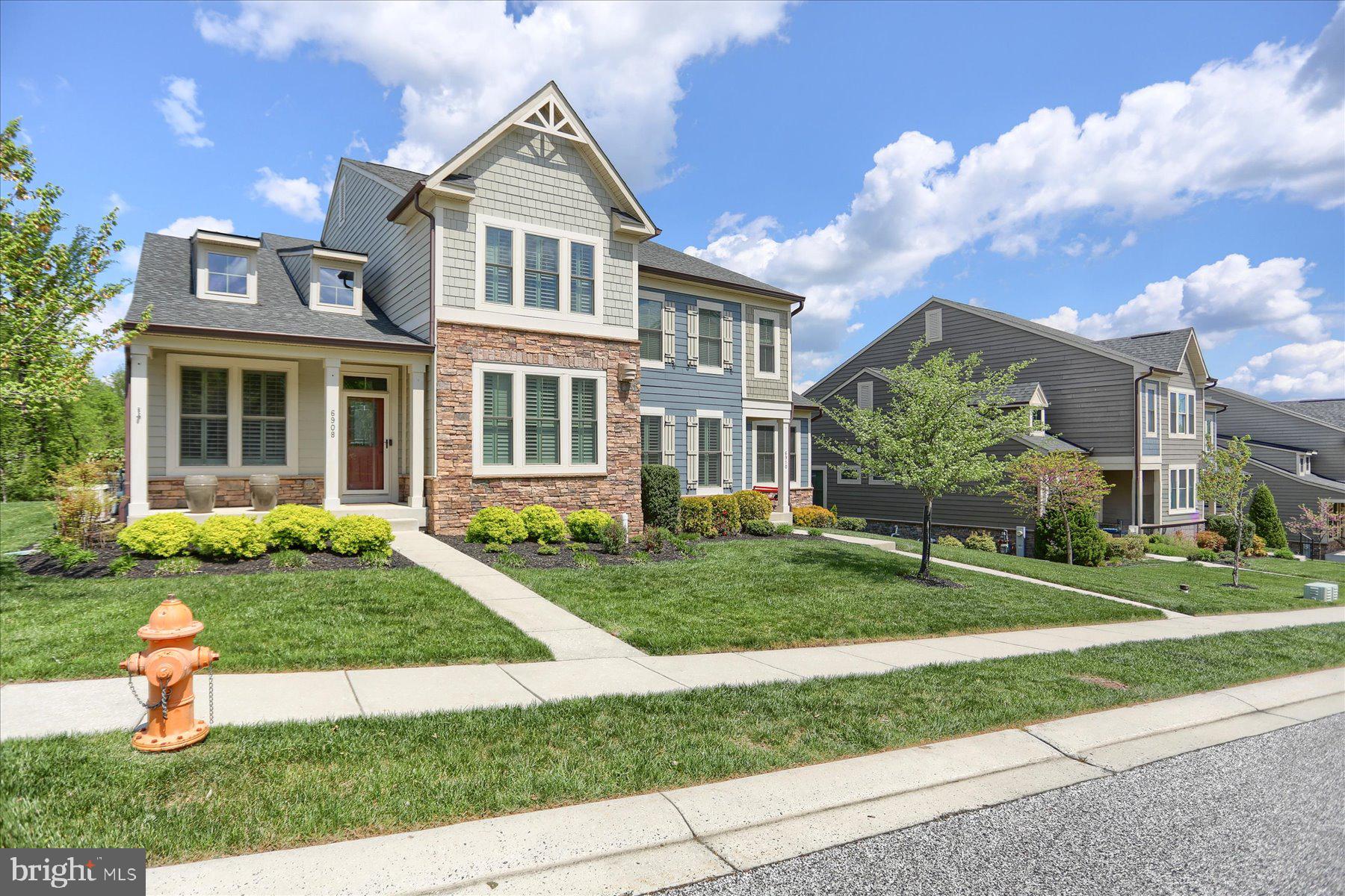 STONELEIGH SUMMIT - Residential