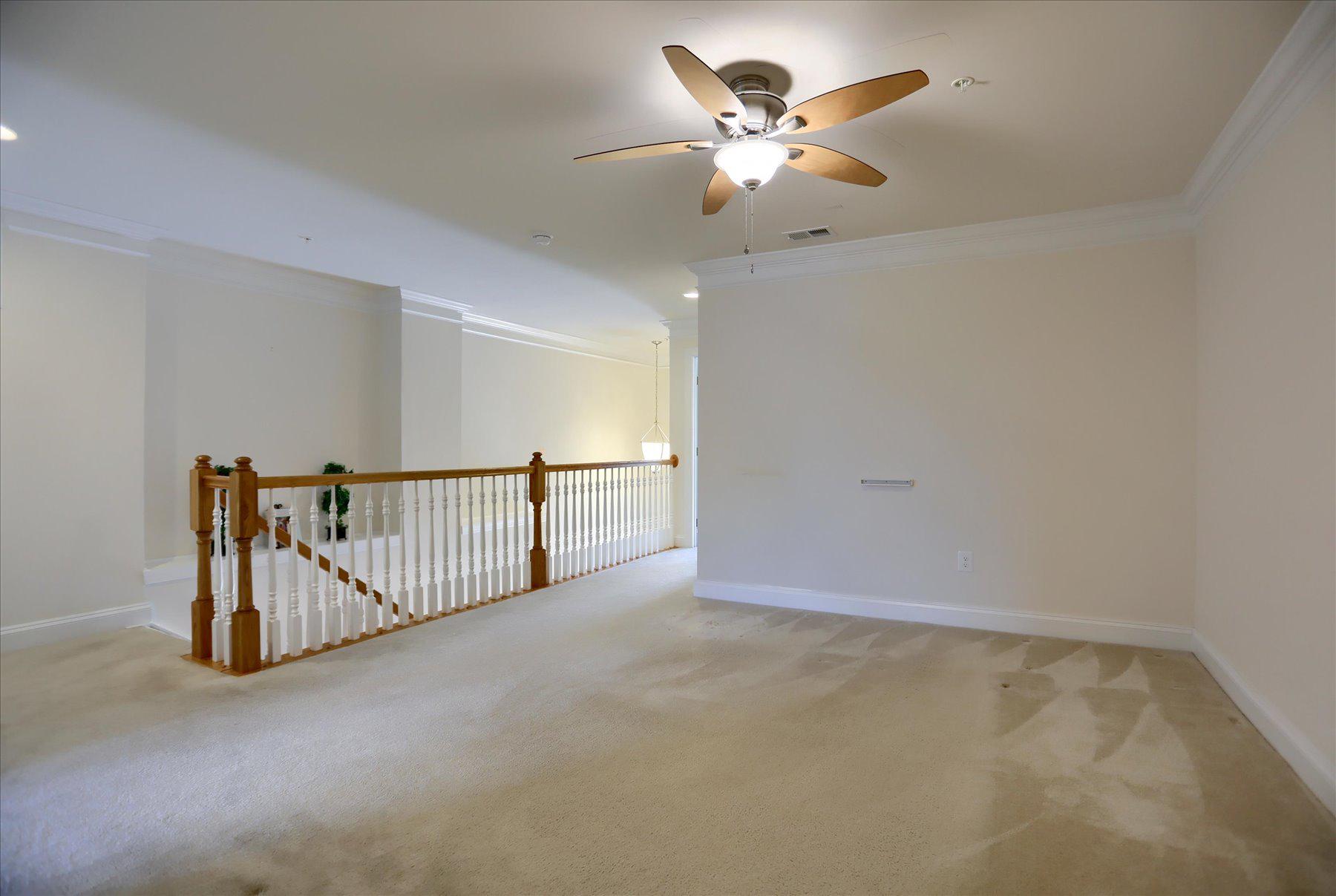 STONELEIGH SUMMIT - Residential