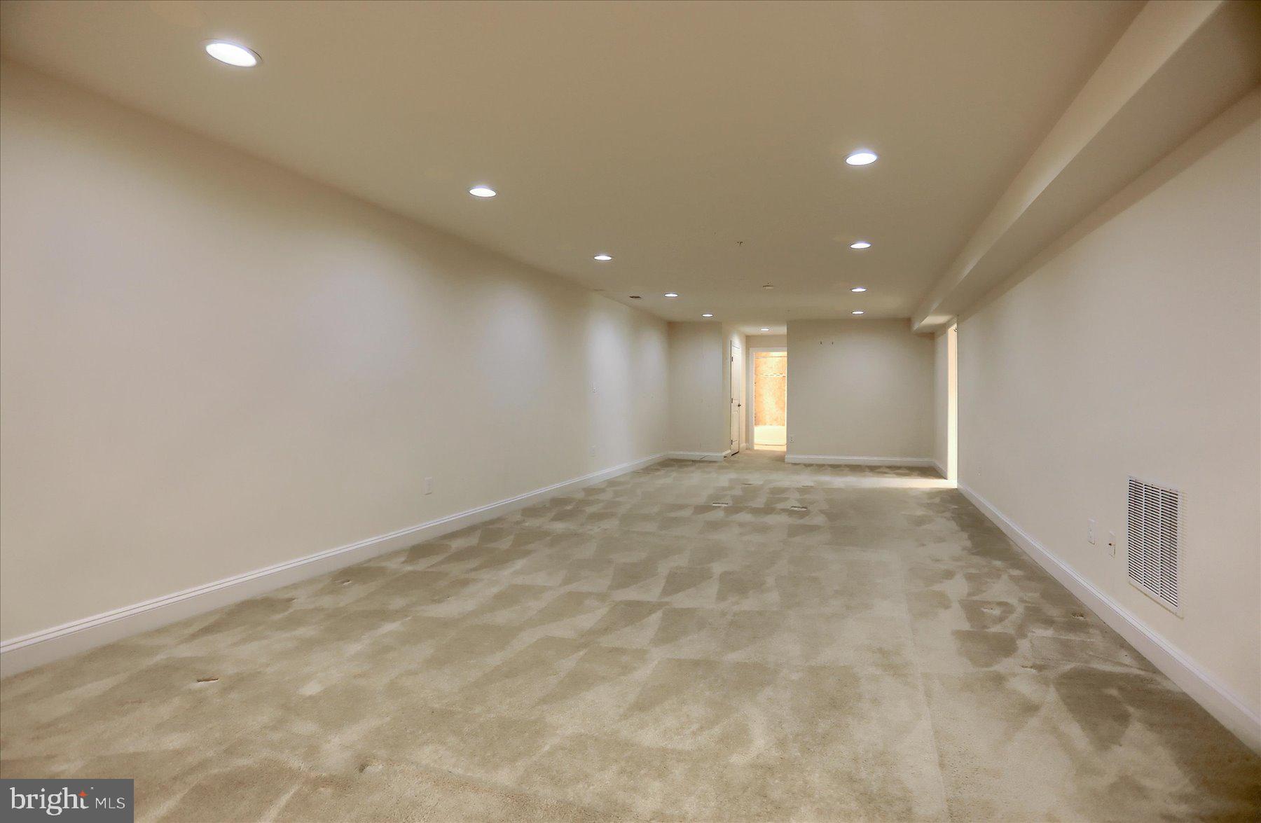 STONELEIGH SUMMIT - Residential