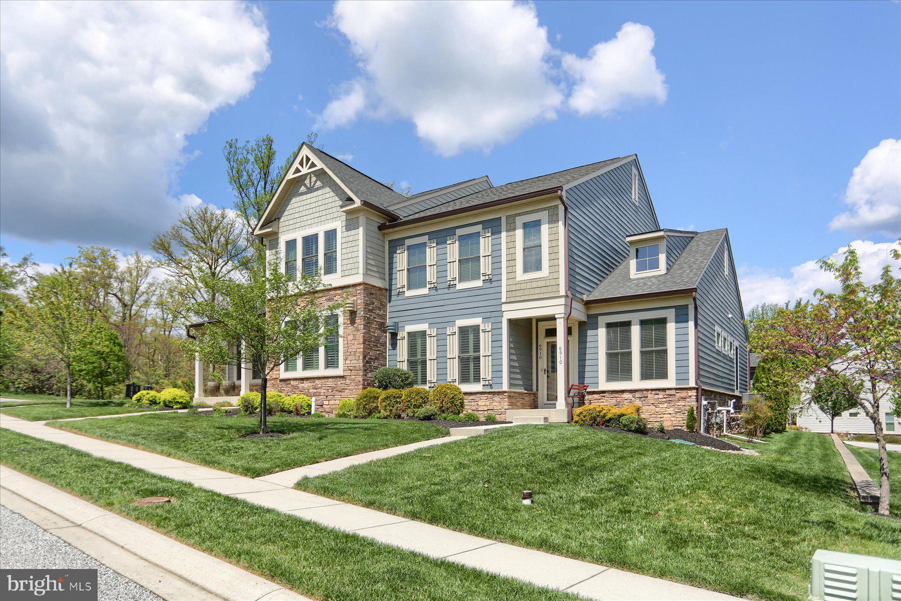 STONELEIGH SUMMIT - Residential