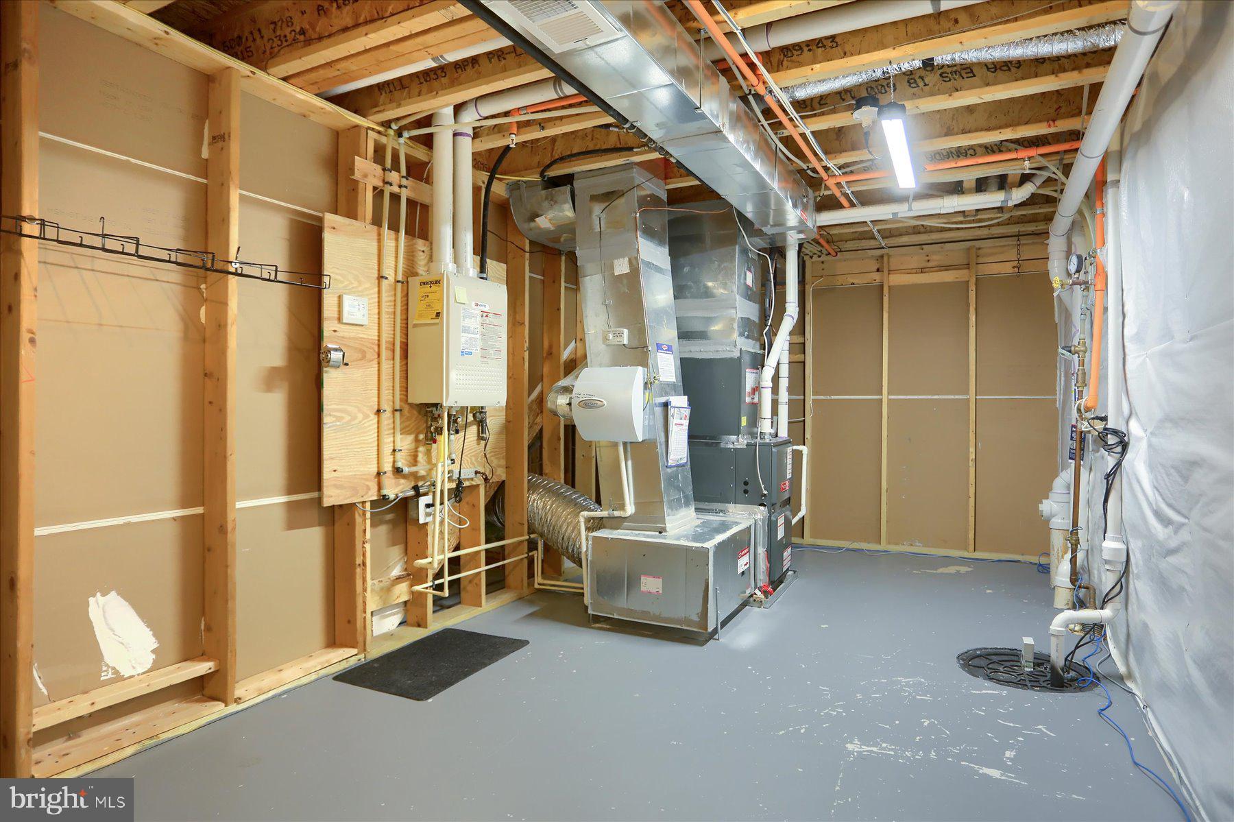 STONELEIGH SUMMIT - Residential