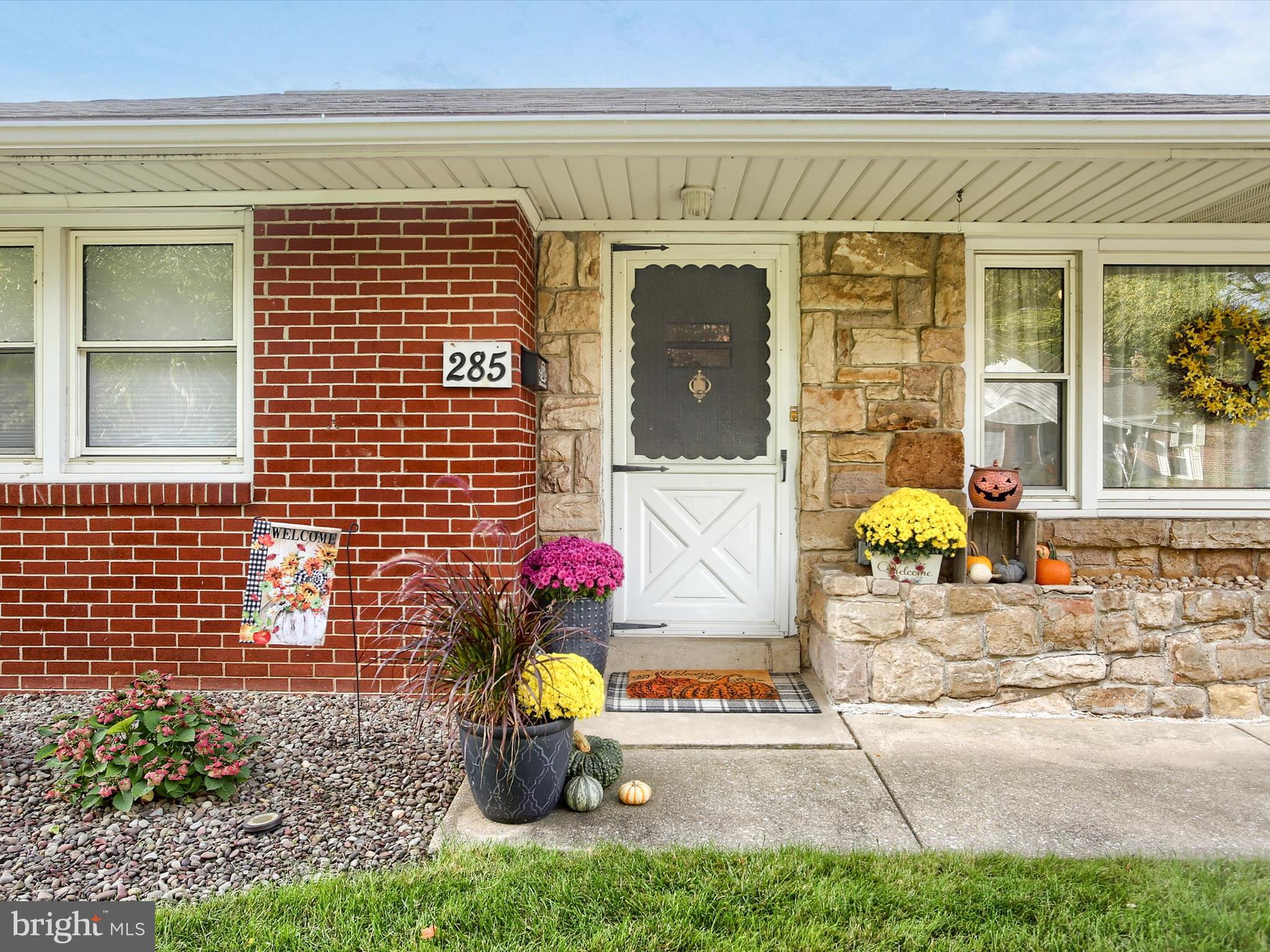 285 DOGWOOD DRIVE