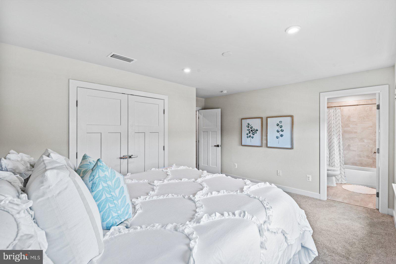 WARRENTON CHASE - Residential