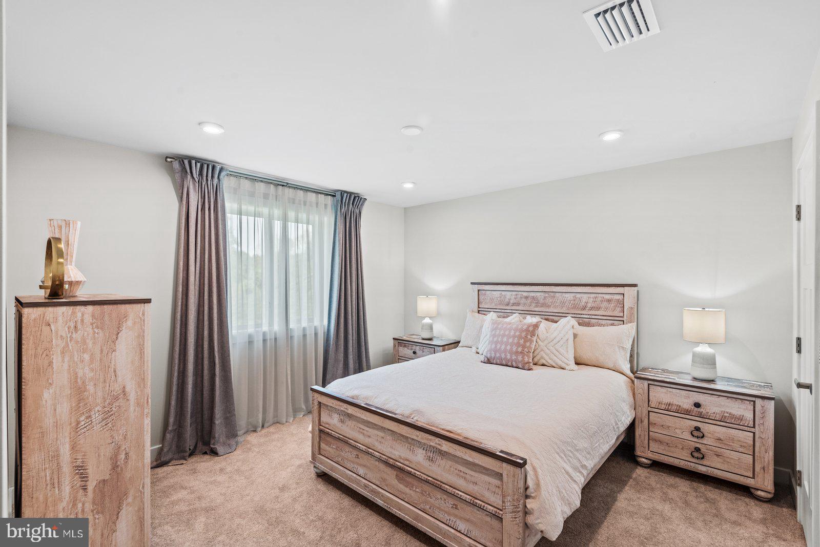 WARRENTON CHASE - Residential