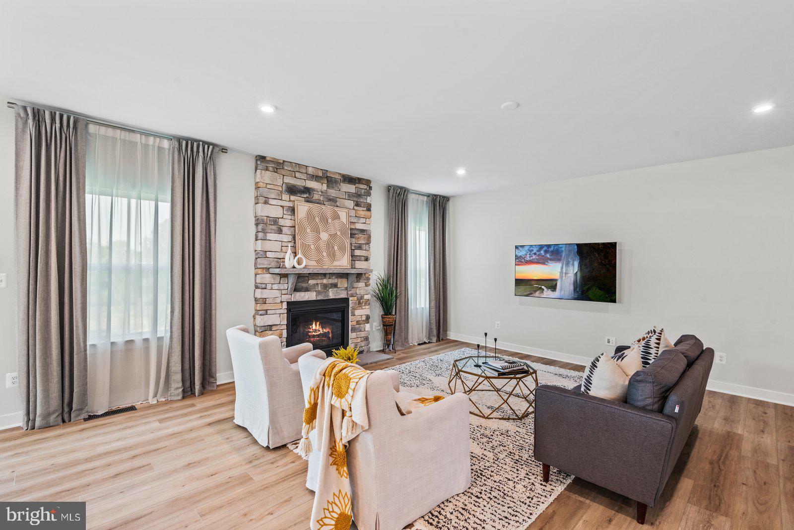 WARRENTON CHASE - Residential