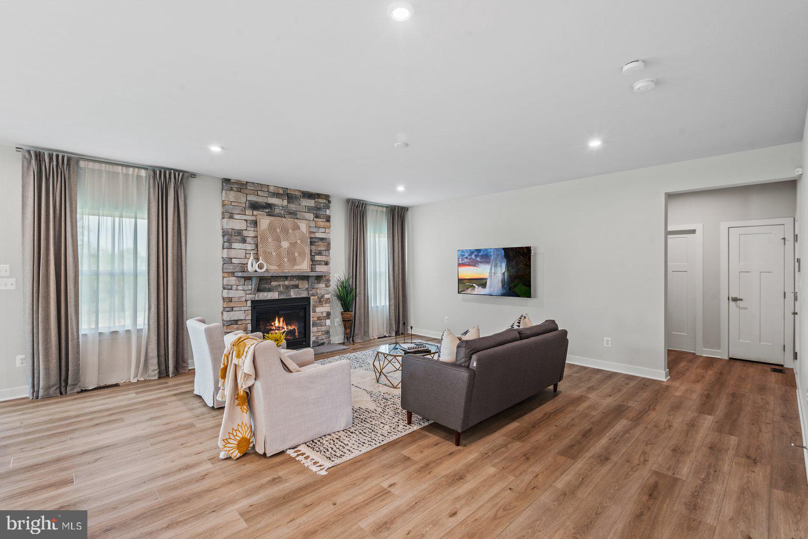 WARRENTON CHASE - Residential