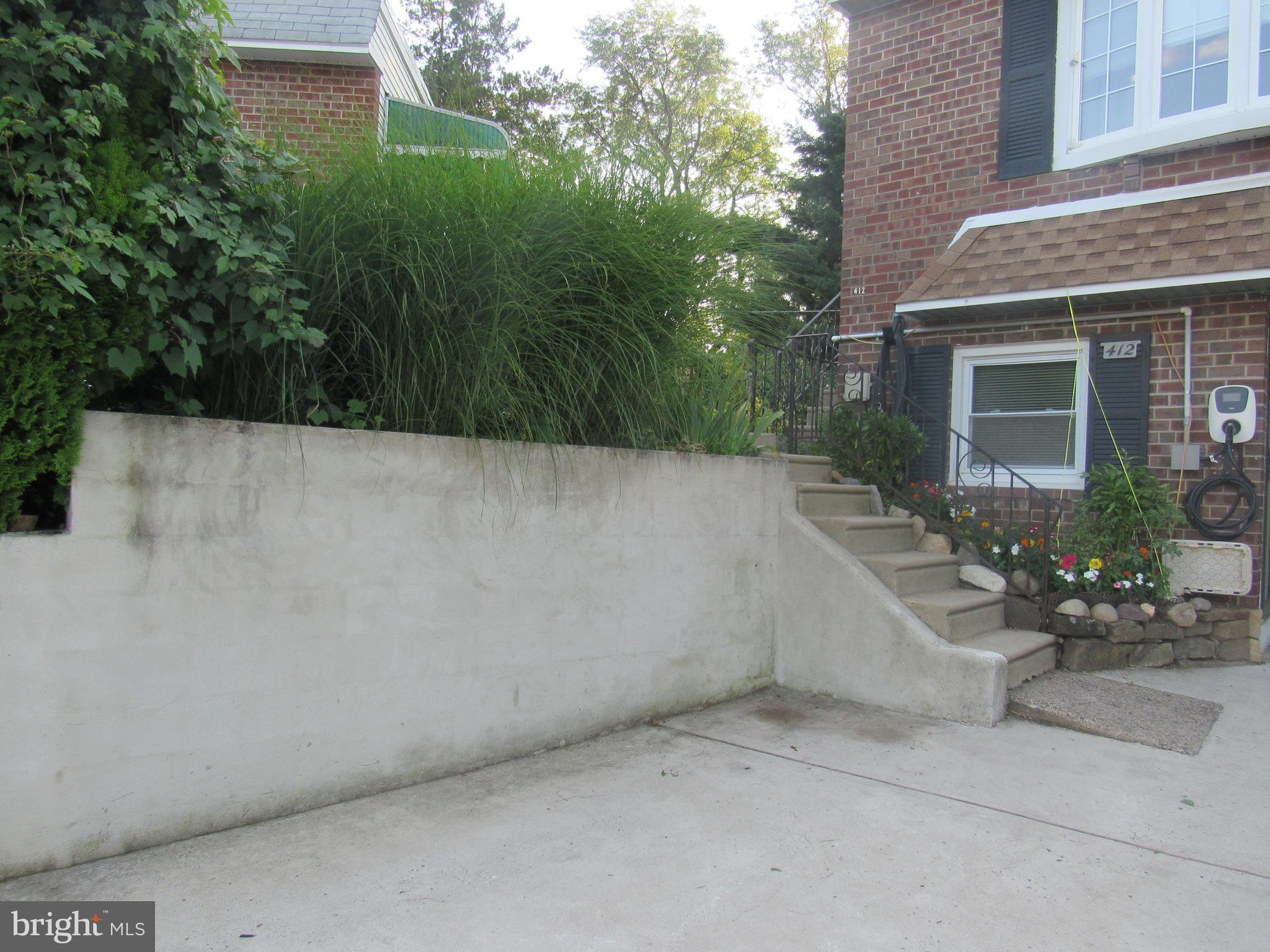 412 AVON PLACE