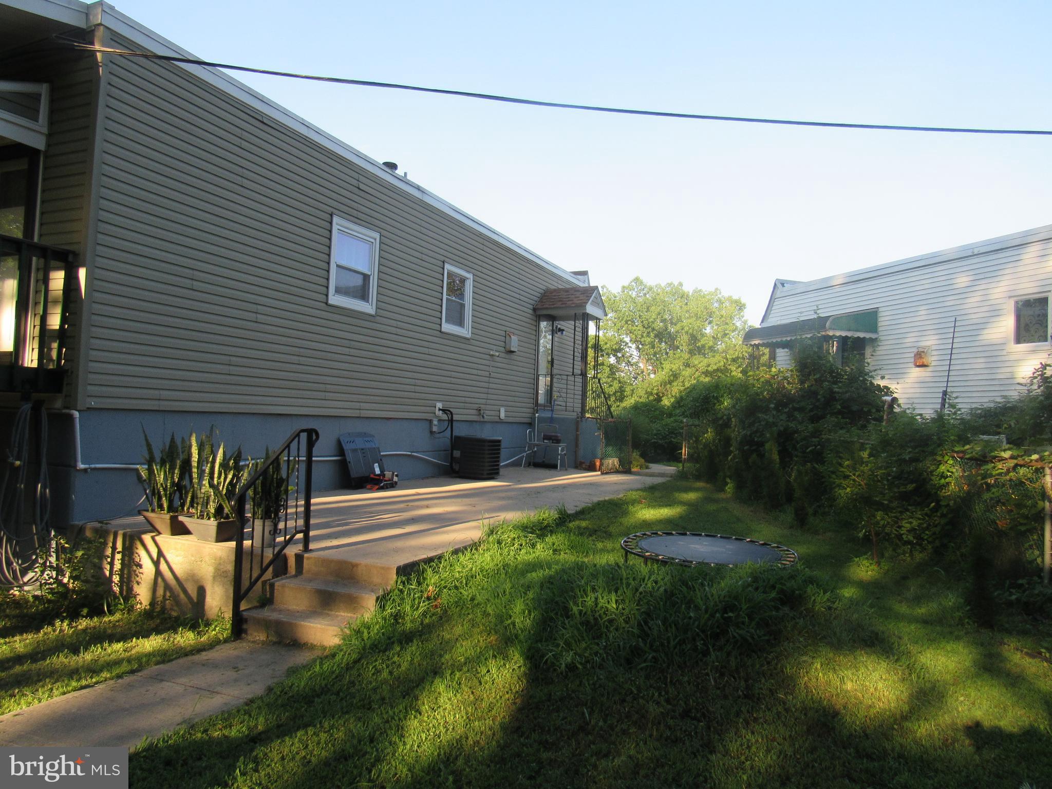 412 AVON PLACE