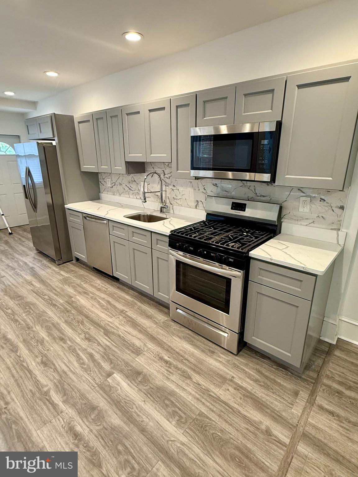 WEST OAK LANE - Residential Lease