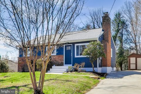 Photo of 13206 Staggs Court, WOODBRIDGE, VA 22191 (MLS # VAPW2114888)