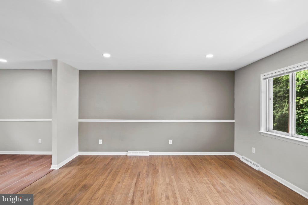 Photo of 3229 Howard Avenue, PENNSAUKEN, NJ 08109 (MLS # NJCD2124070)