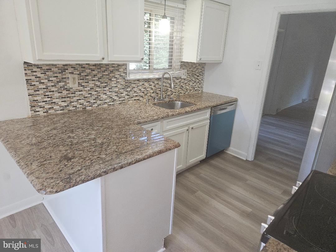 1111 PUTNAM BOULEVARD 37