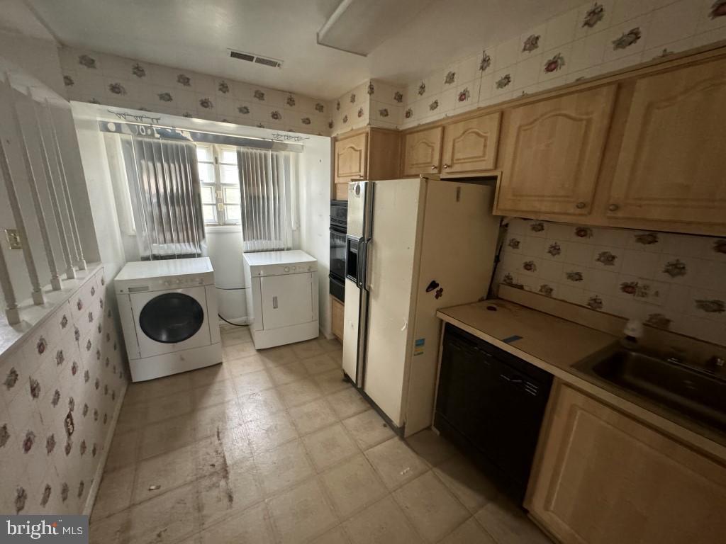 KINGSWOOD CONDOMINIUM - Residential