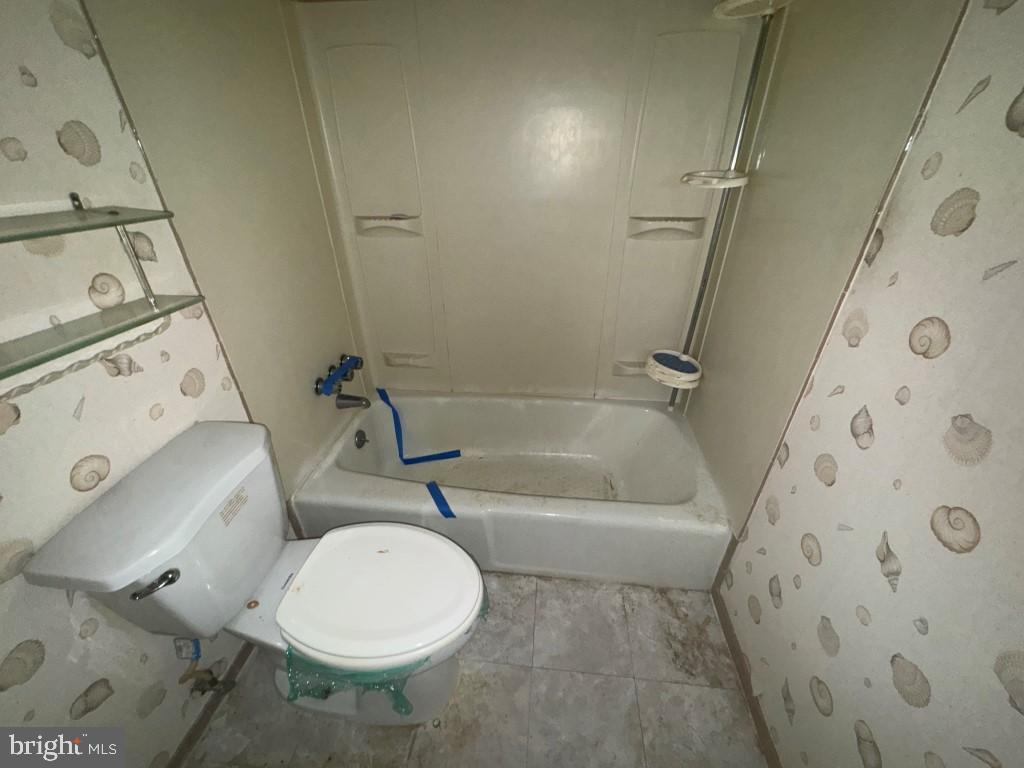 KINGSWOOD CONDOMINIUM - Residential