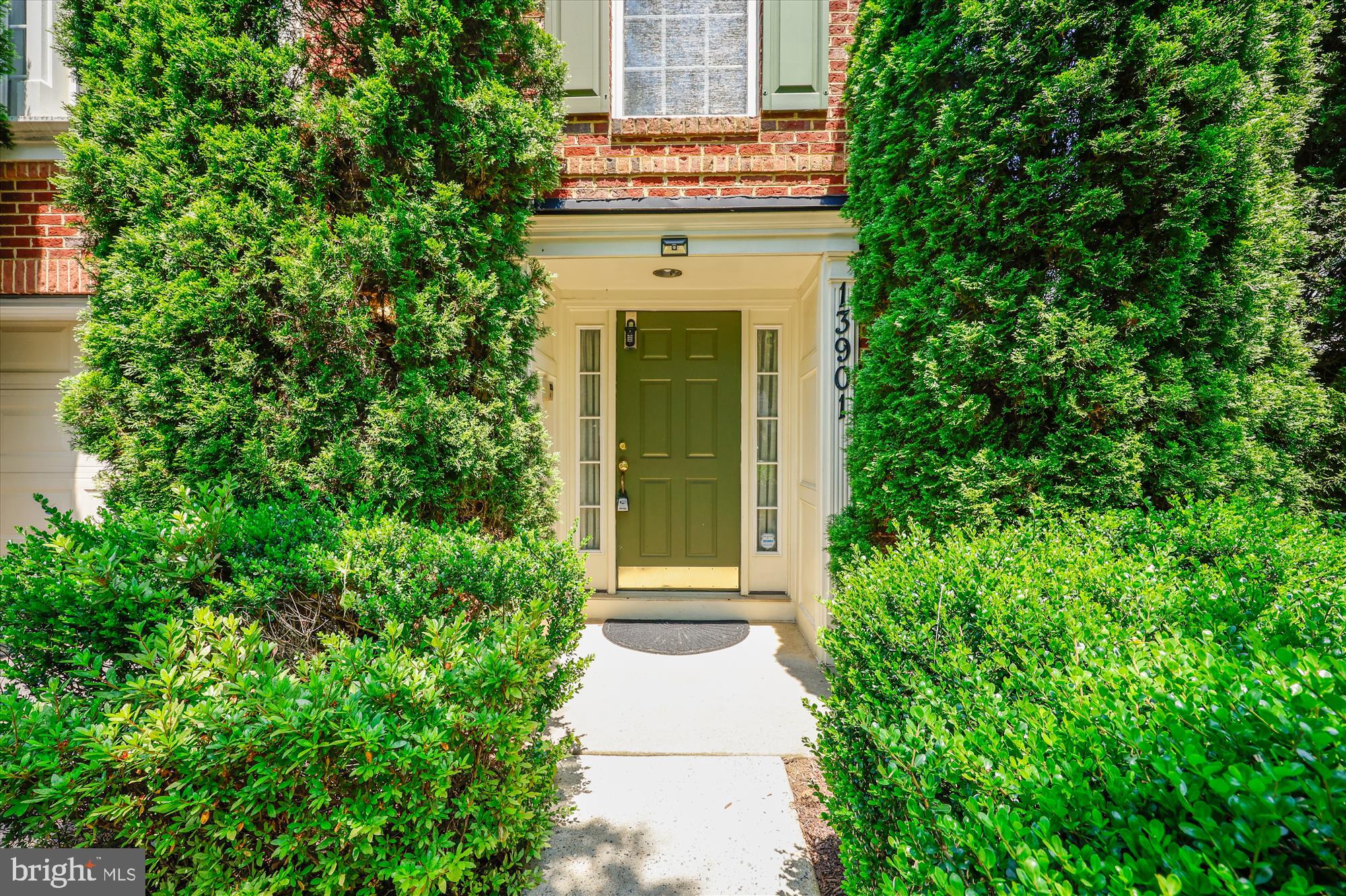 13901 CHATTERLY PLACE