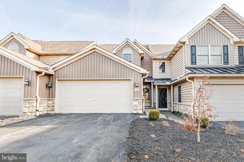 Photo of 124 Fieldcrest Lane, EPHRATA, PA 17522 (MLS # PALA2062408)