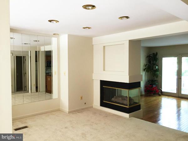 VIRGINIA CENTER - Residential