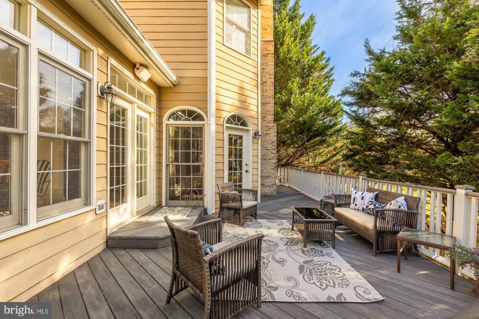 POTOMAC OUTSIDE - Residential