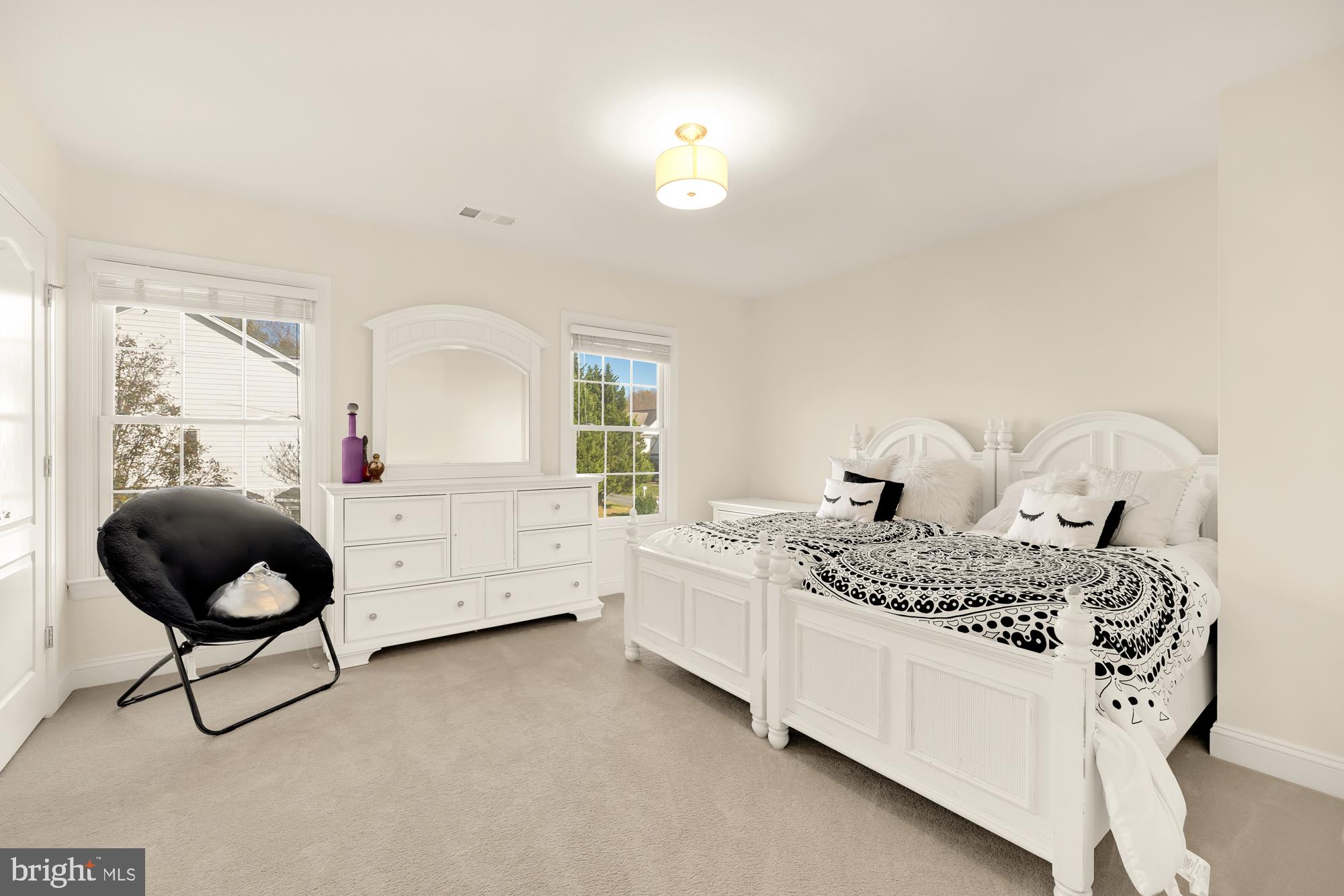 POTOMAC OUTSIDE - Residential