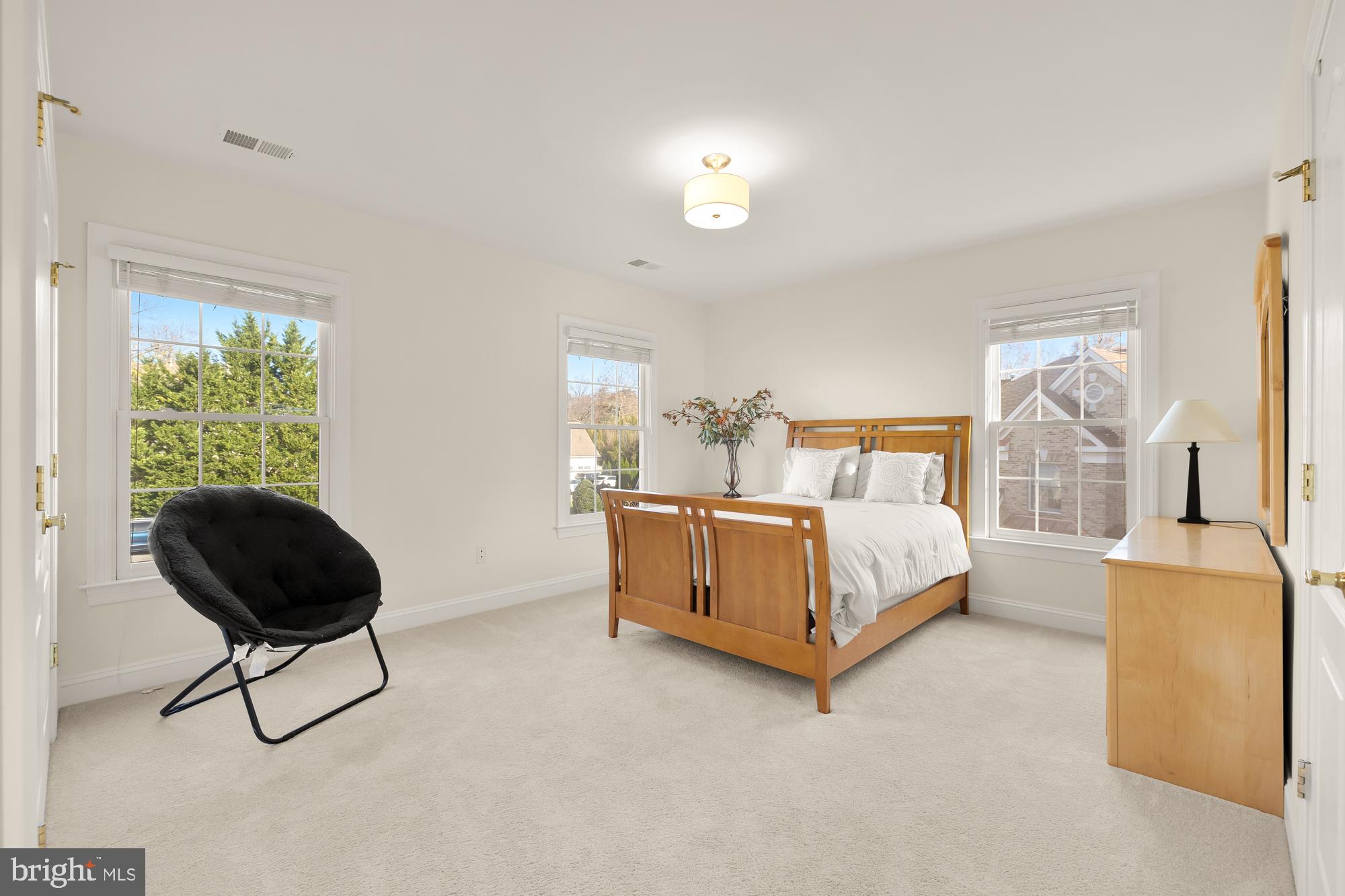 POTOMAC OUTSIDE - Residential