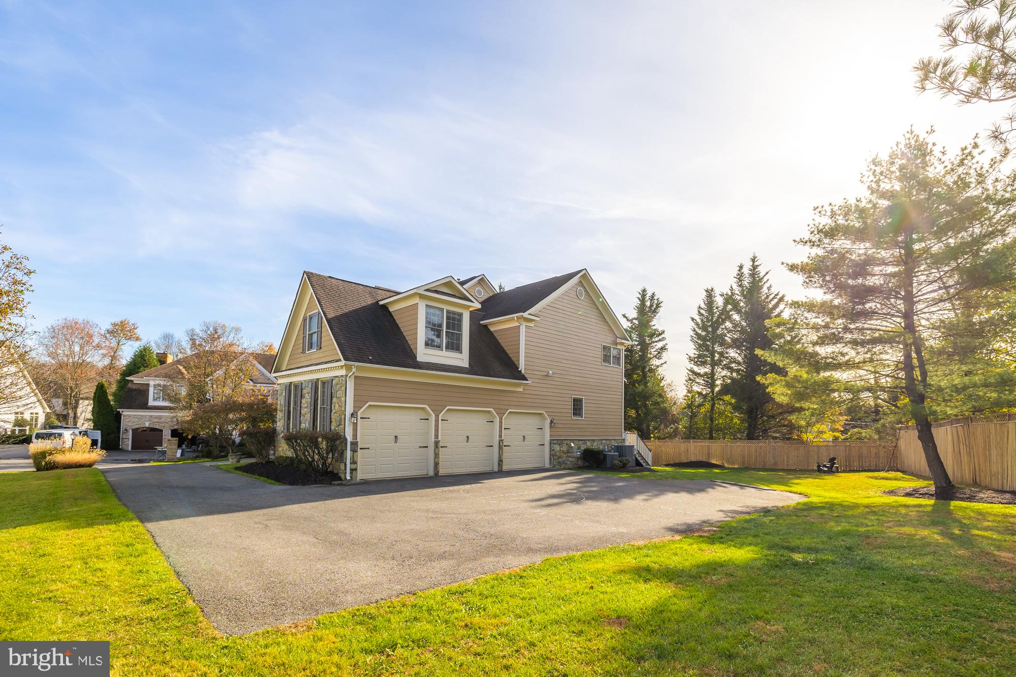 POTOMAC OUTSIDE - Residential