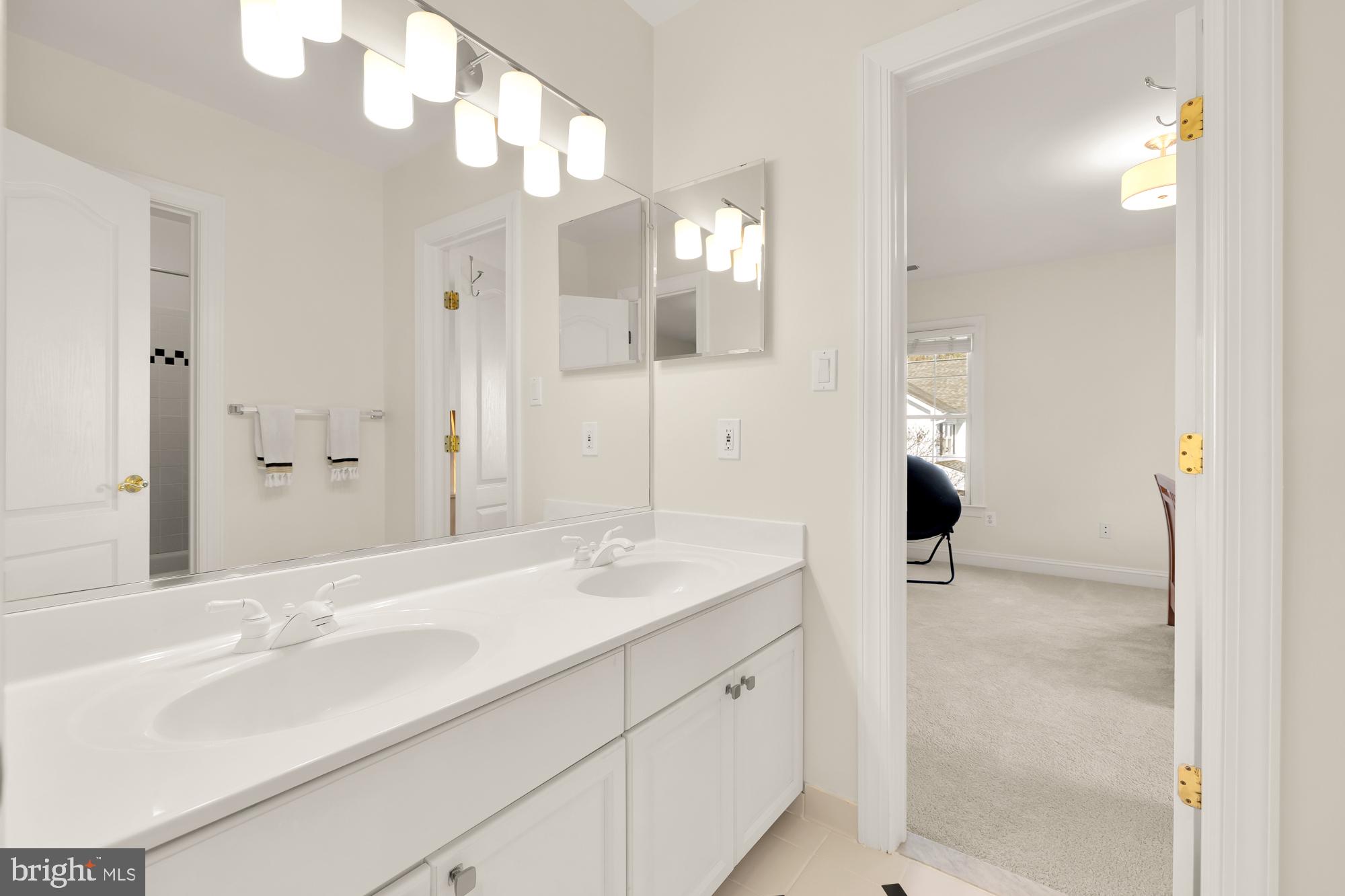 POTOMAC OUTSIDE - Residential