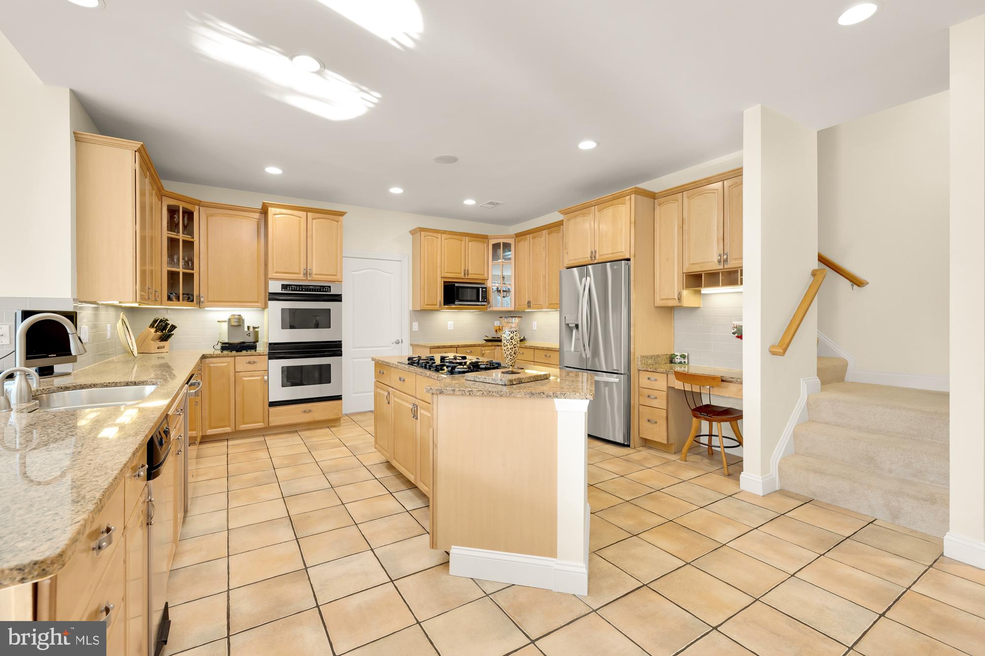 POTOMAC OUTSIDE - Residential