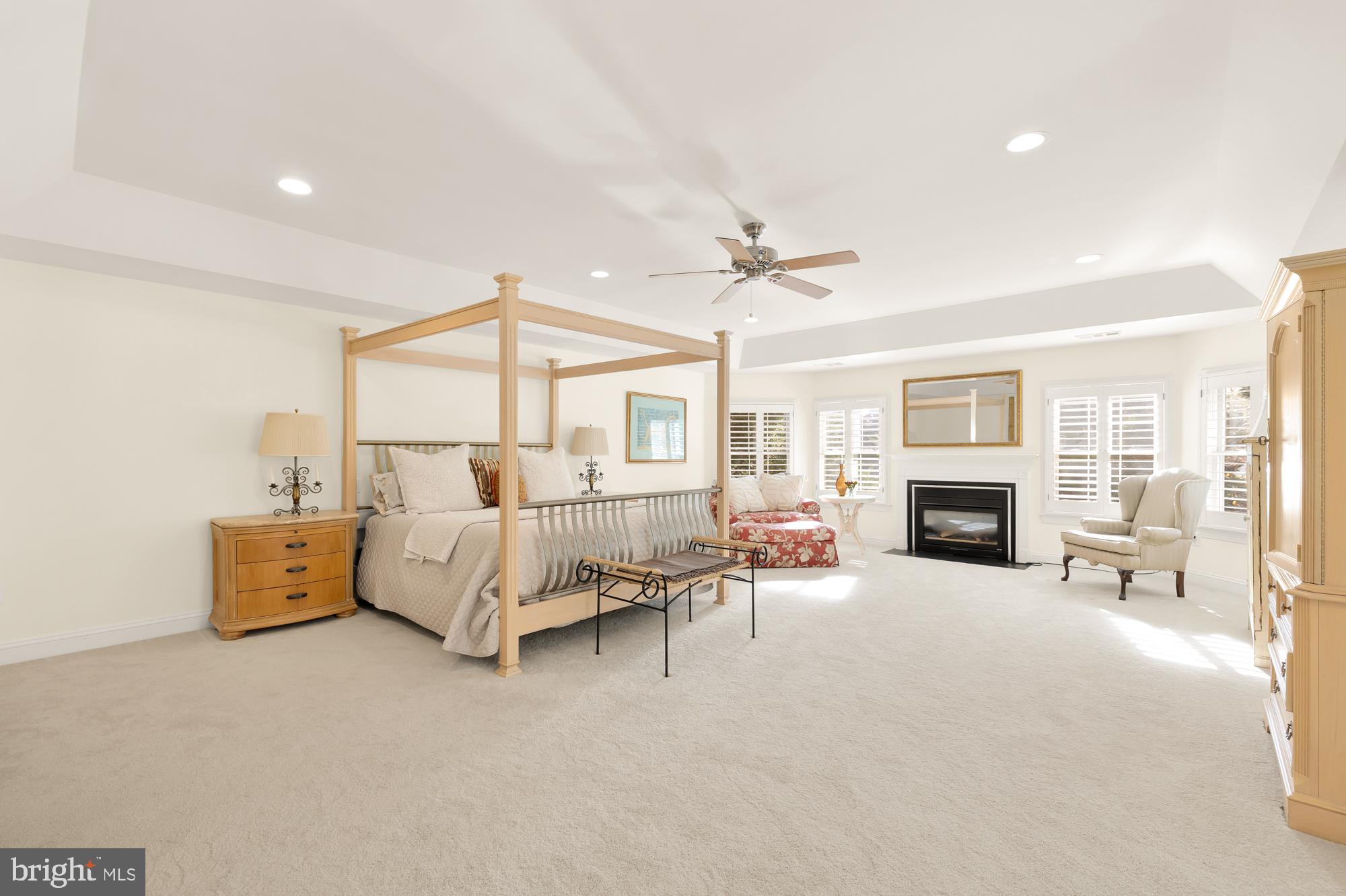 POTOMAC OUTSIDE - Residential