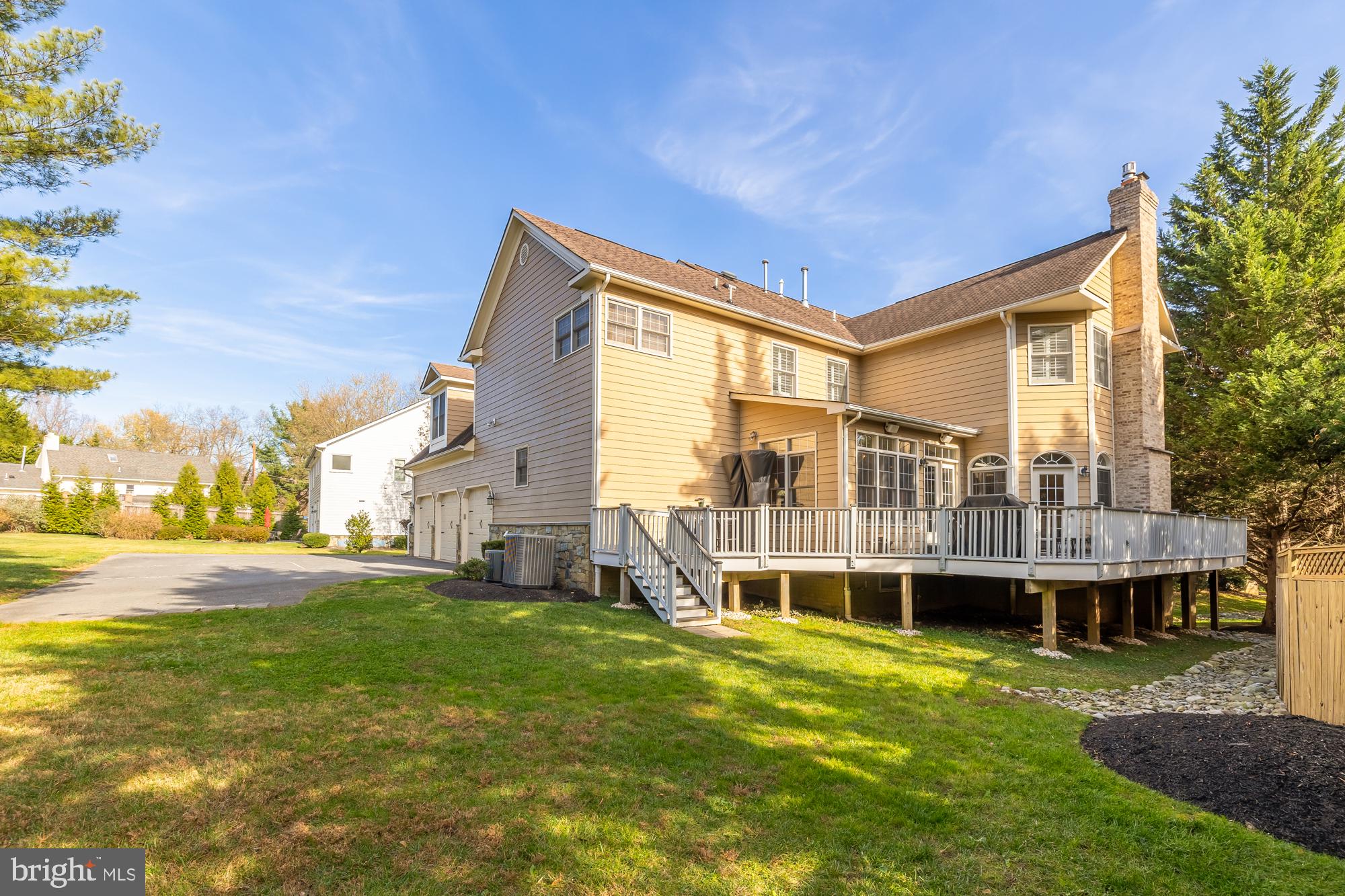 POTOMAC OUTSIDE - Residential