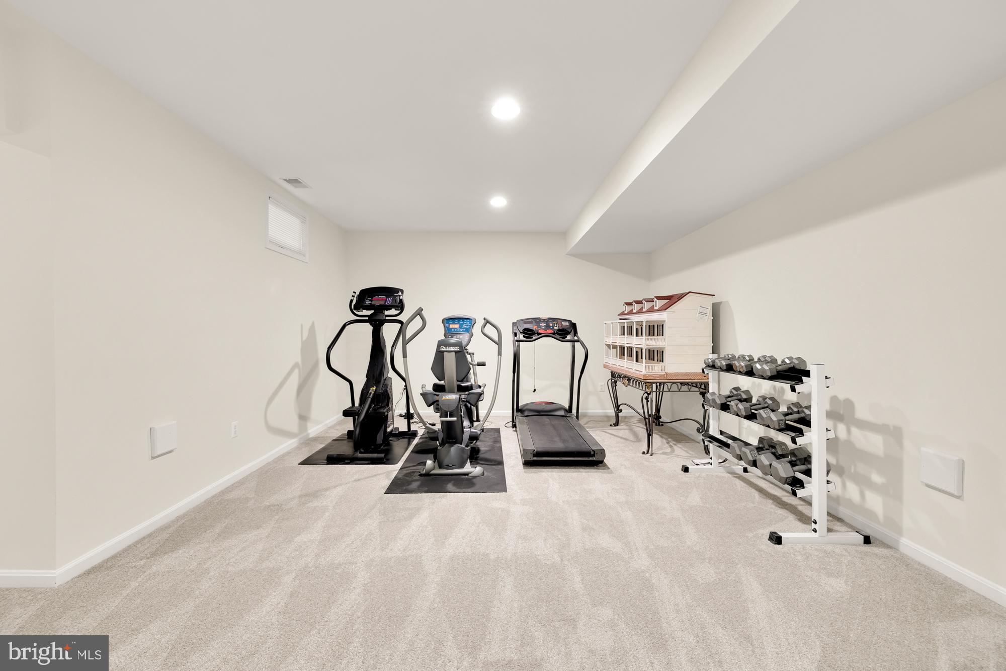 POTOMAC OUTSIDE - Residential