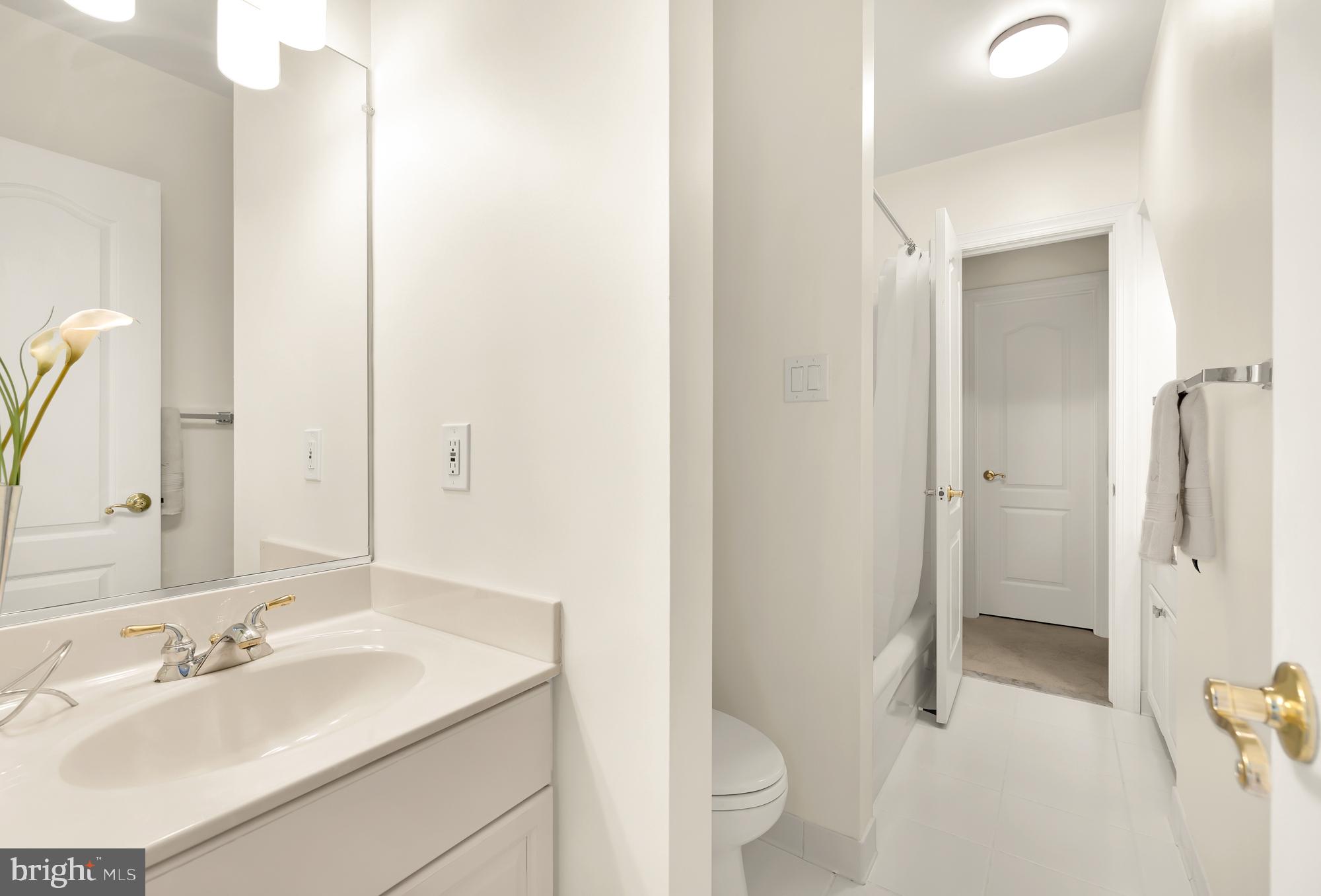 POTOMAC OUTSIDE - Residential