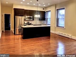Beautifully renovated 2 bedroom, 1 bath right in the heart of Washington Sq with 1 car garage parking !!!! This unit will not disappoint with a gorgeous kitchen that features a granite breakfast bar and countertops. High-end stainless steel appliances. High ceiling height throughout. Beautiful hardwood floors throughout. Great natural light from this unit right off the living room with many windows and a small Juliette balcony. The generous amount of space in both bedrooms makes this a real find. Laundry in unit. Walk to the many restaurants and city coffee shops on Spruce Street.
Within walking distance to Jefferson and to Pennsylvania Hospital.
The unit will be freshly painted as well as the common area
This is a must-see!