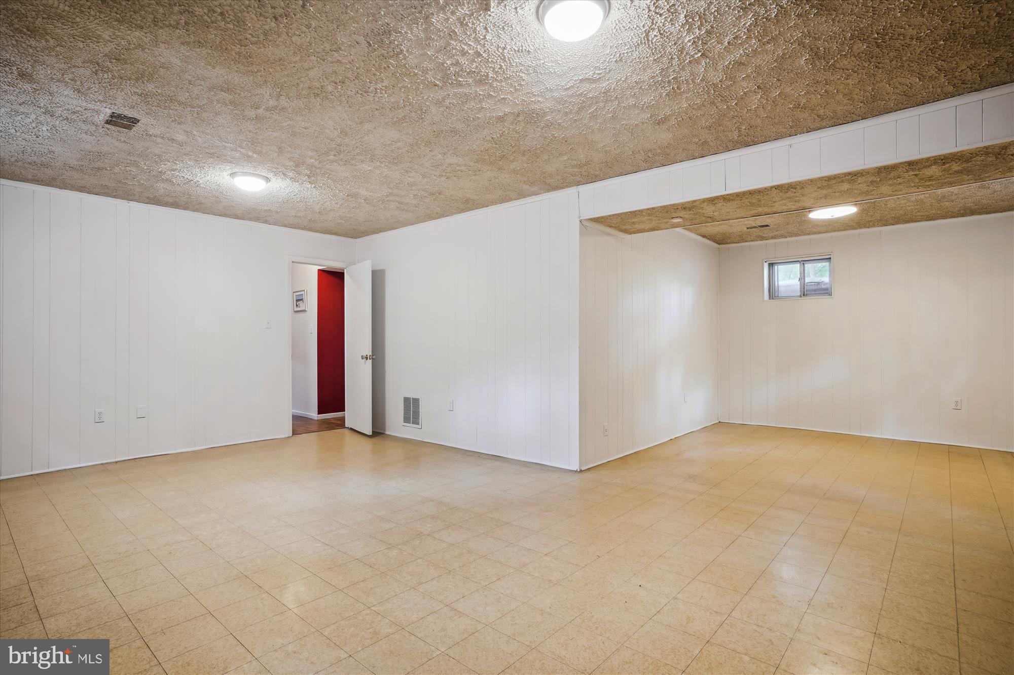 TOWN AND COUNTRY GARDENS - Residential