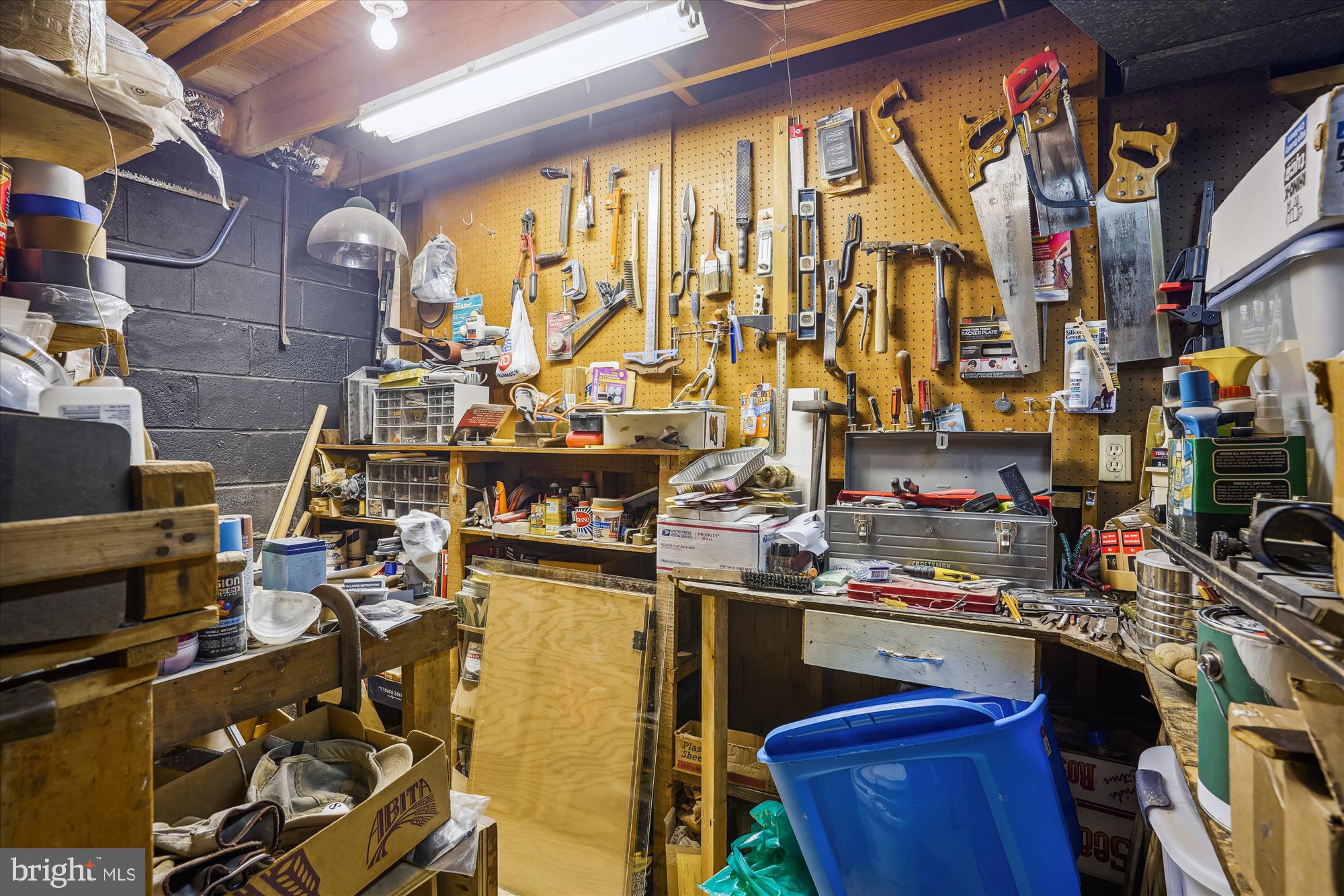 TOWN AND COUNTRY GARDENS - Residential