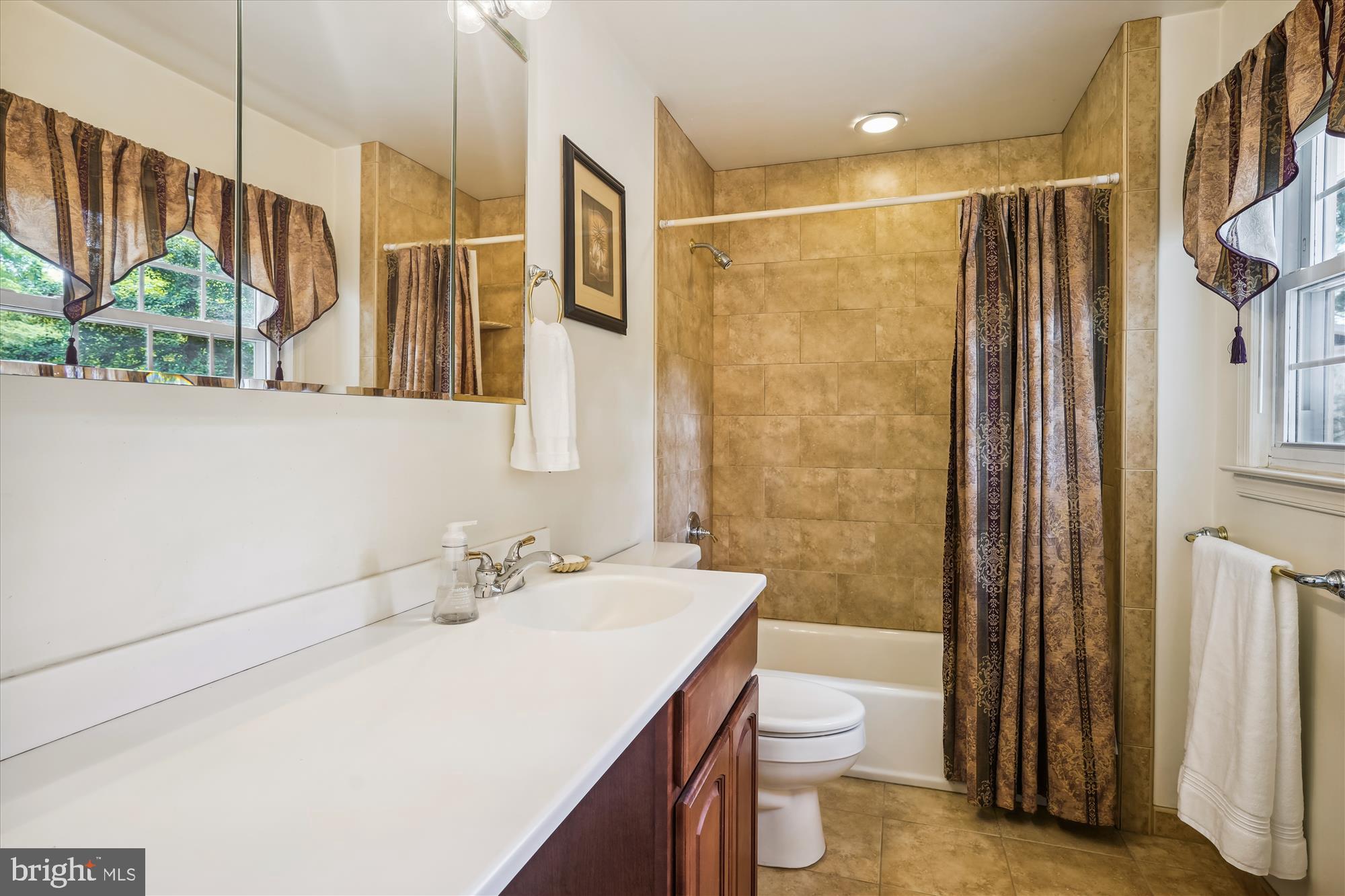 TOWN AND COUNTRY GARDENS - Residential